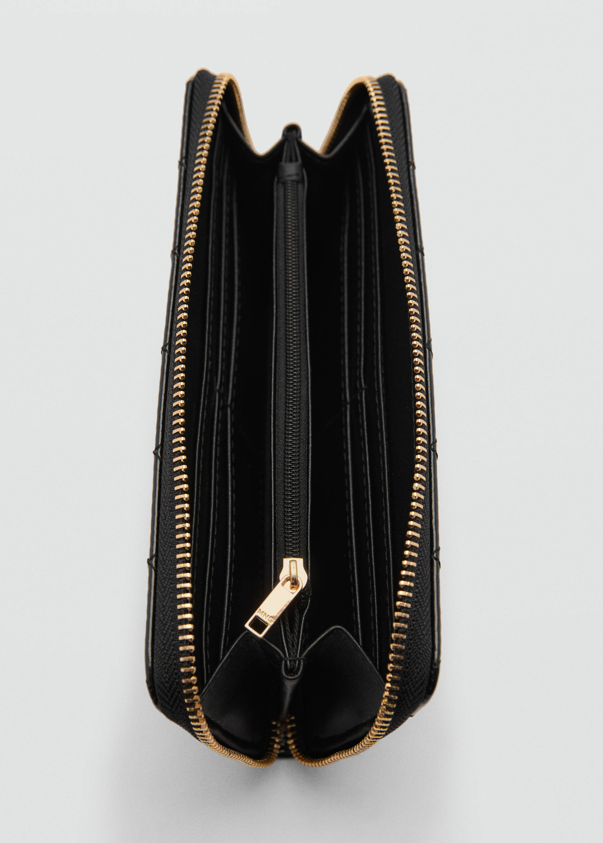 Wallet with decorative stitching - Medium plane