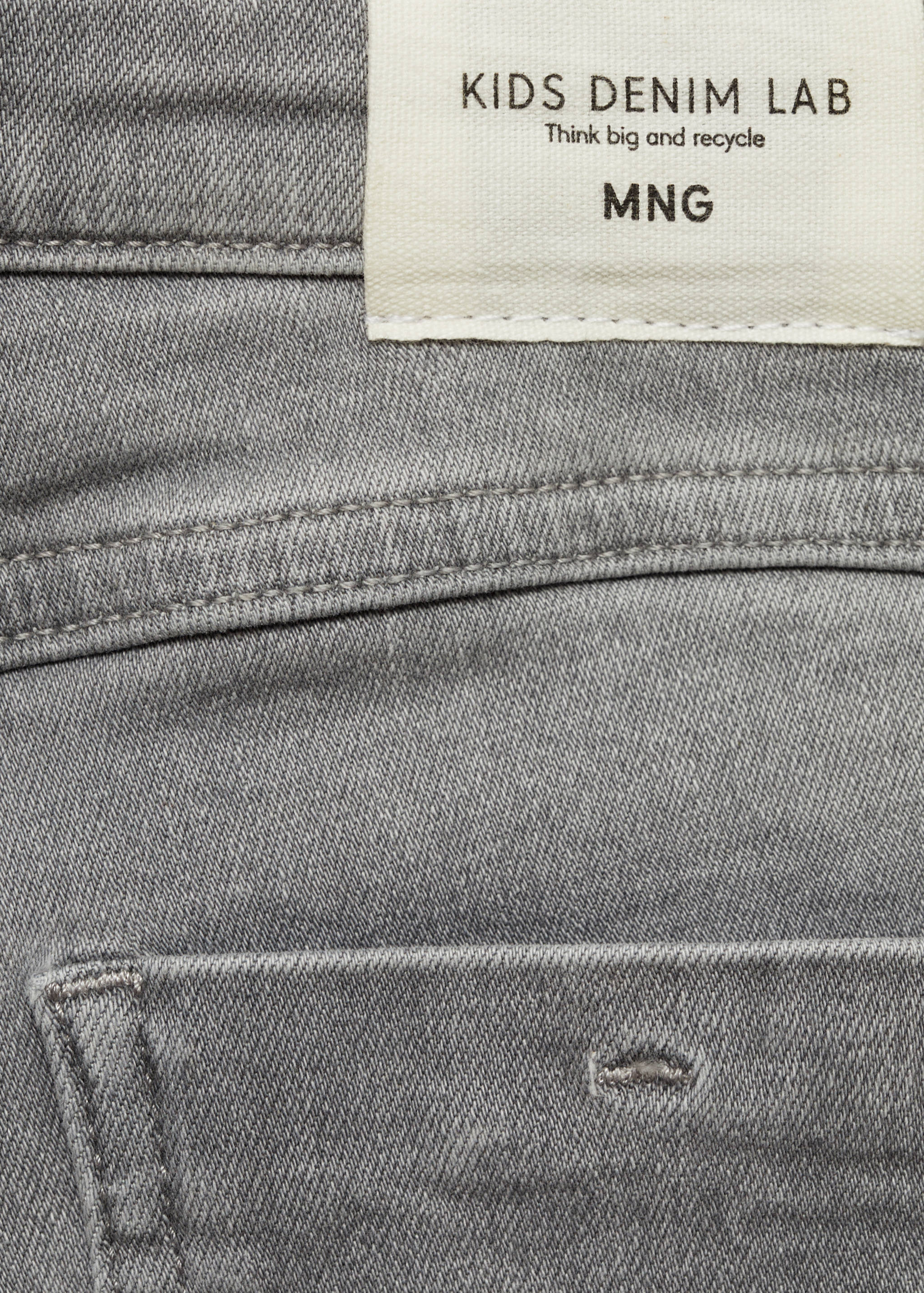 Flared jeans with pocket - Details of the article 0