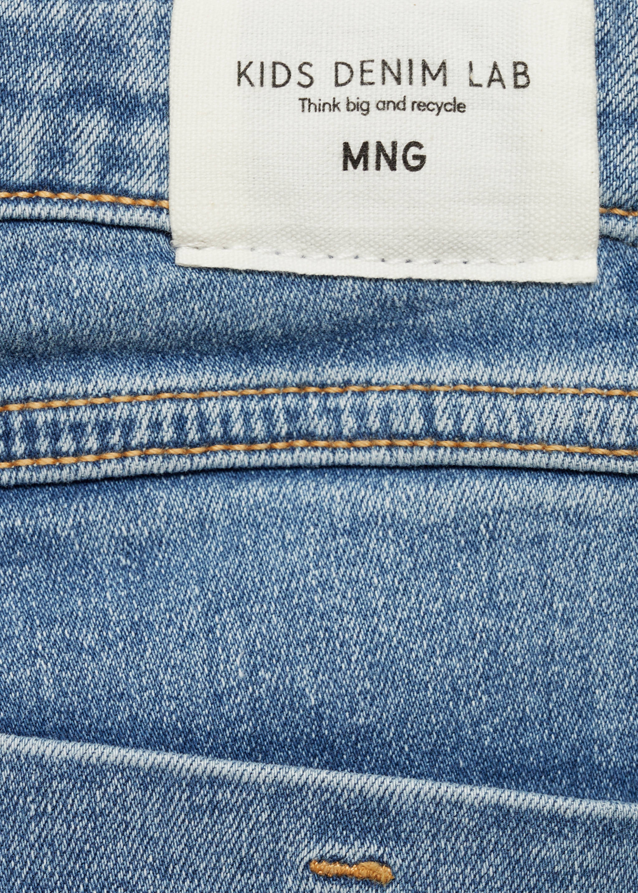 Flared jeans with pocket - Details of the article 0