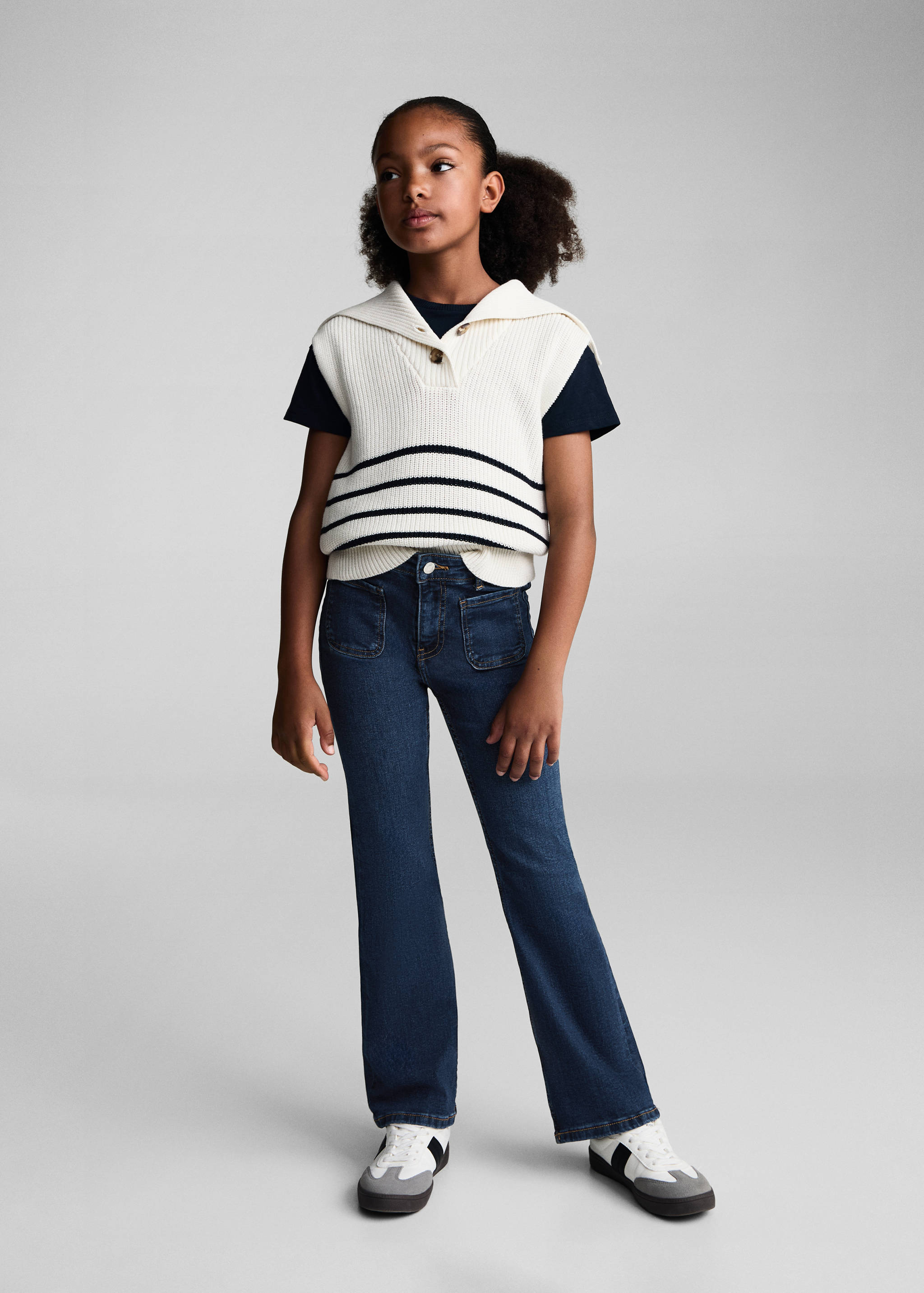 Flared jeans with pocket - General plane