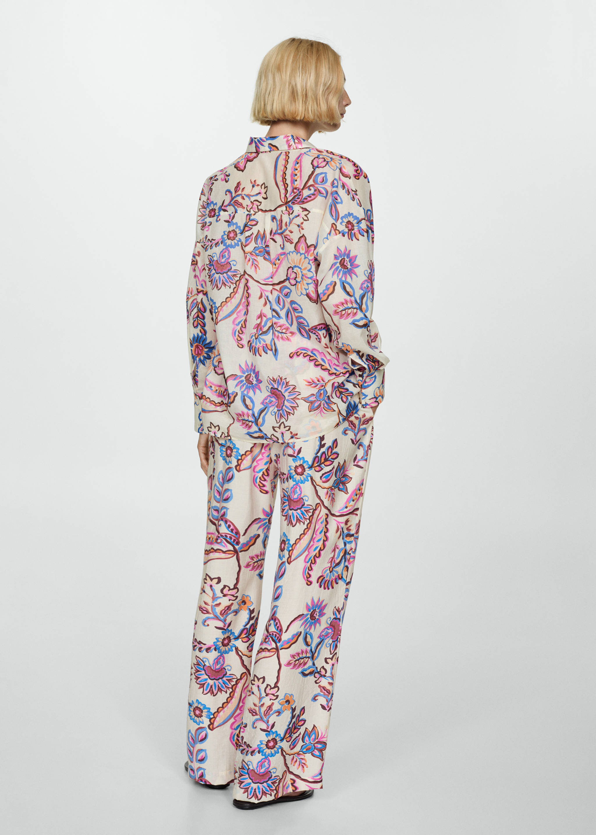 Flowy floral print shirt - Reverse of the article