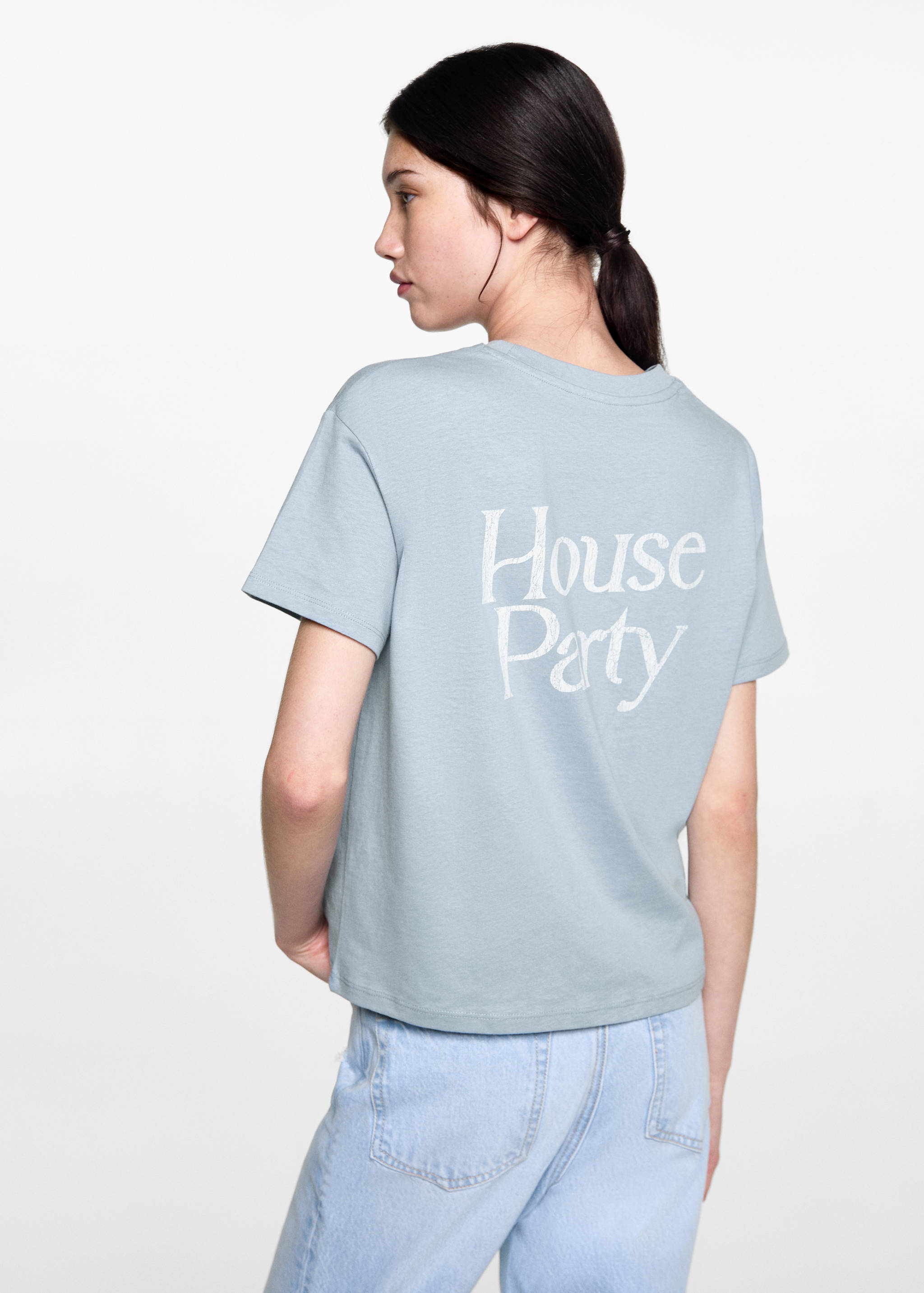 Футболка с вышитой надписью - Обратная сторона изделия