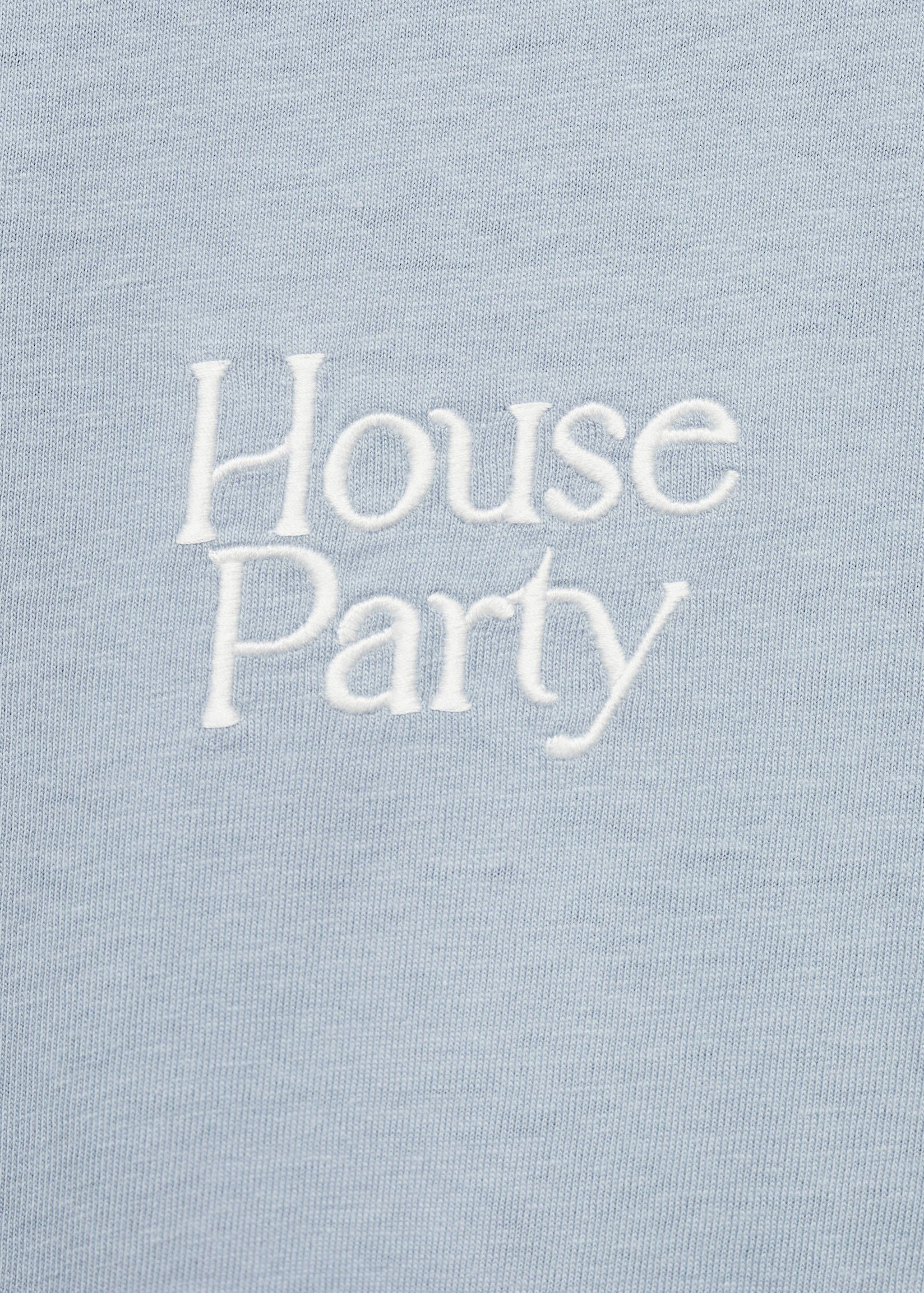 Футболка с вышитой надписью - Деталь изделия 8