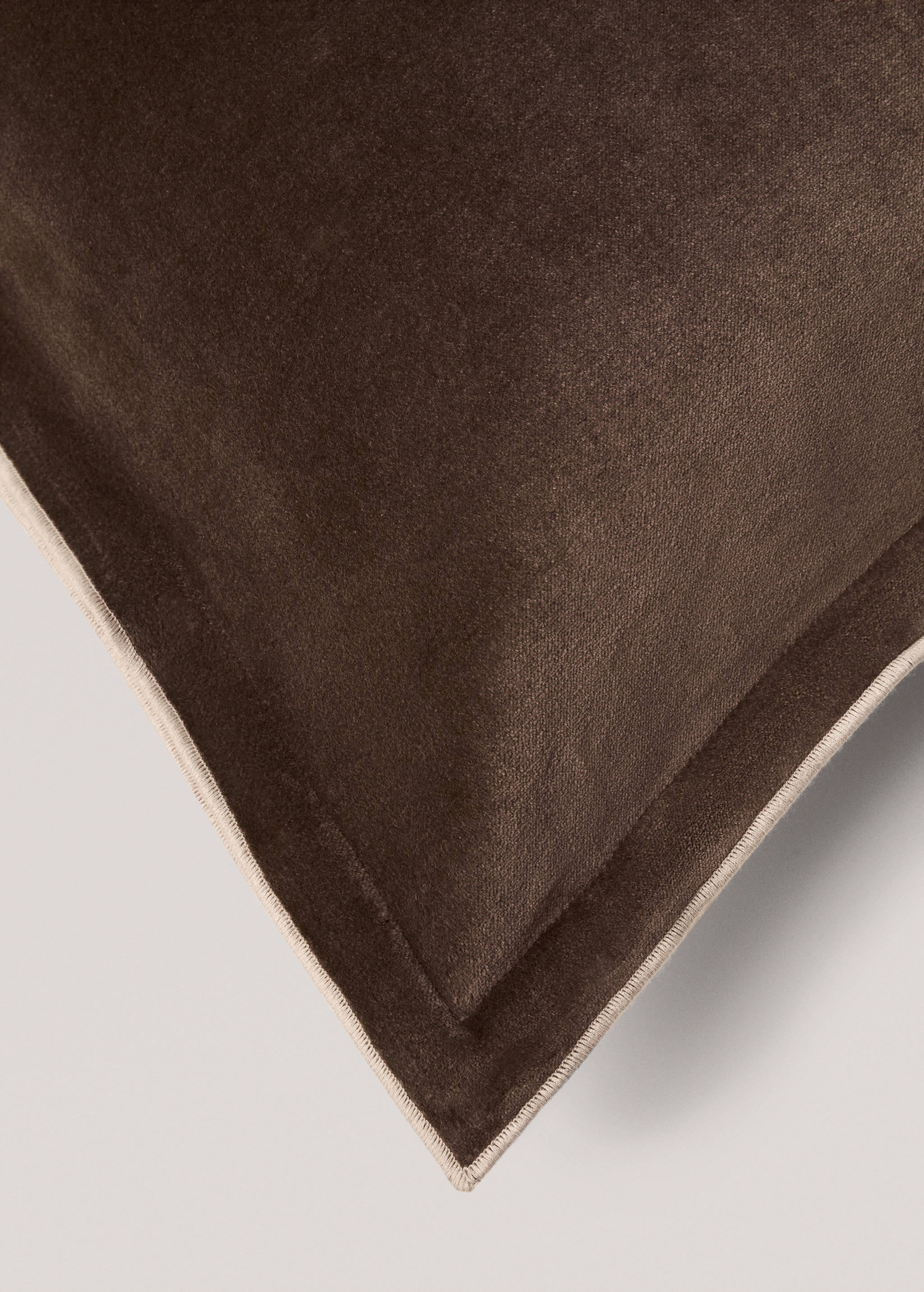 Velvet and linen cushion case - Details of the article 2