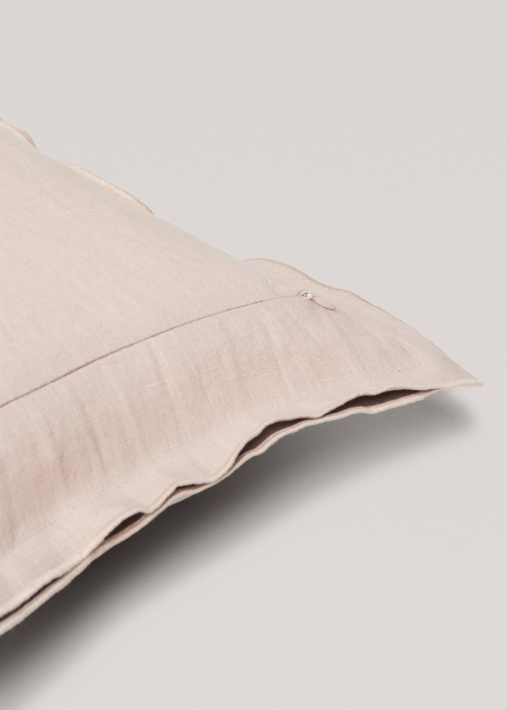 Velvet and linen cushion case - Details of the article 4