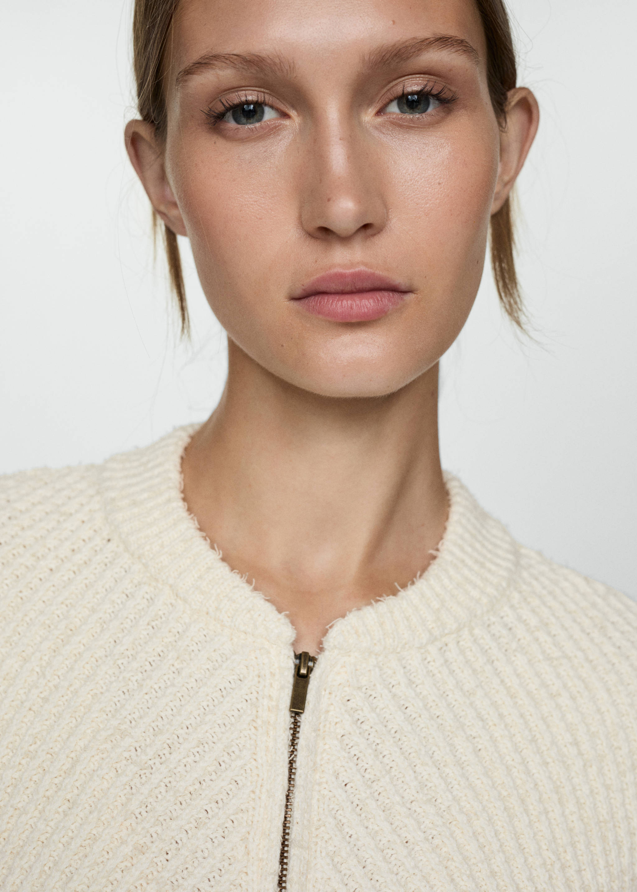 Knitted jacket with zip - Details of the article 1