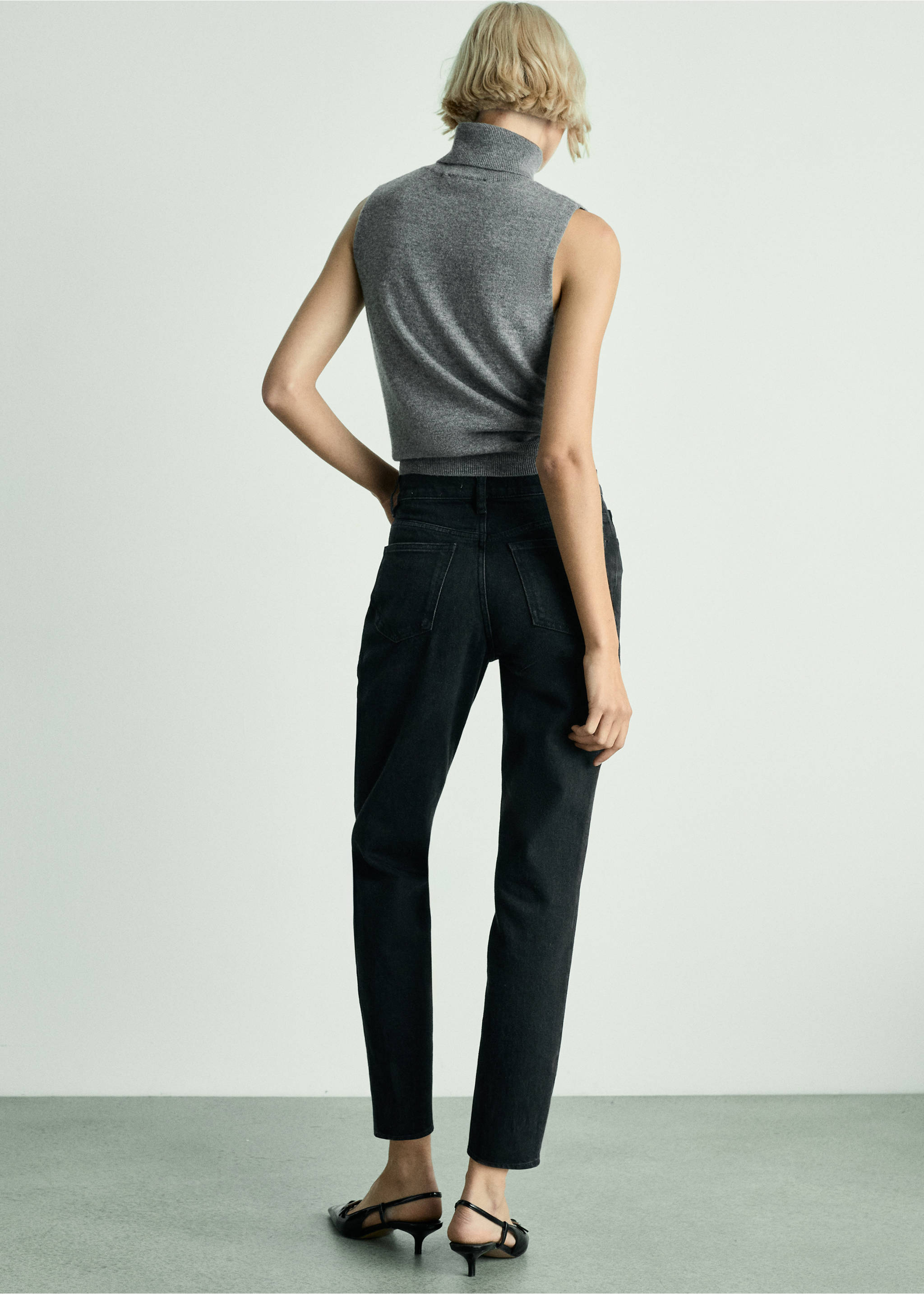 Jean Newmom confort taille haute - Verso de l’article, Black denim. Ref: 77014027-00.