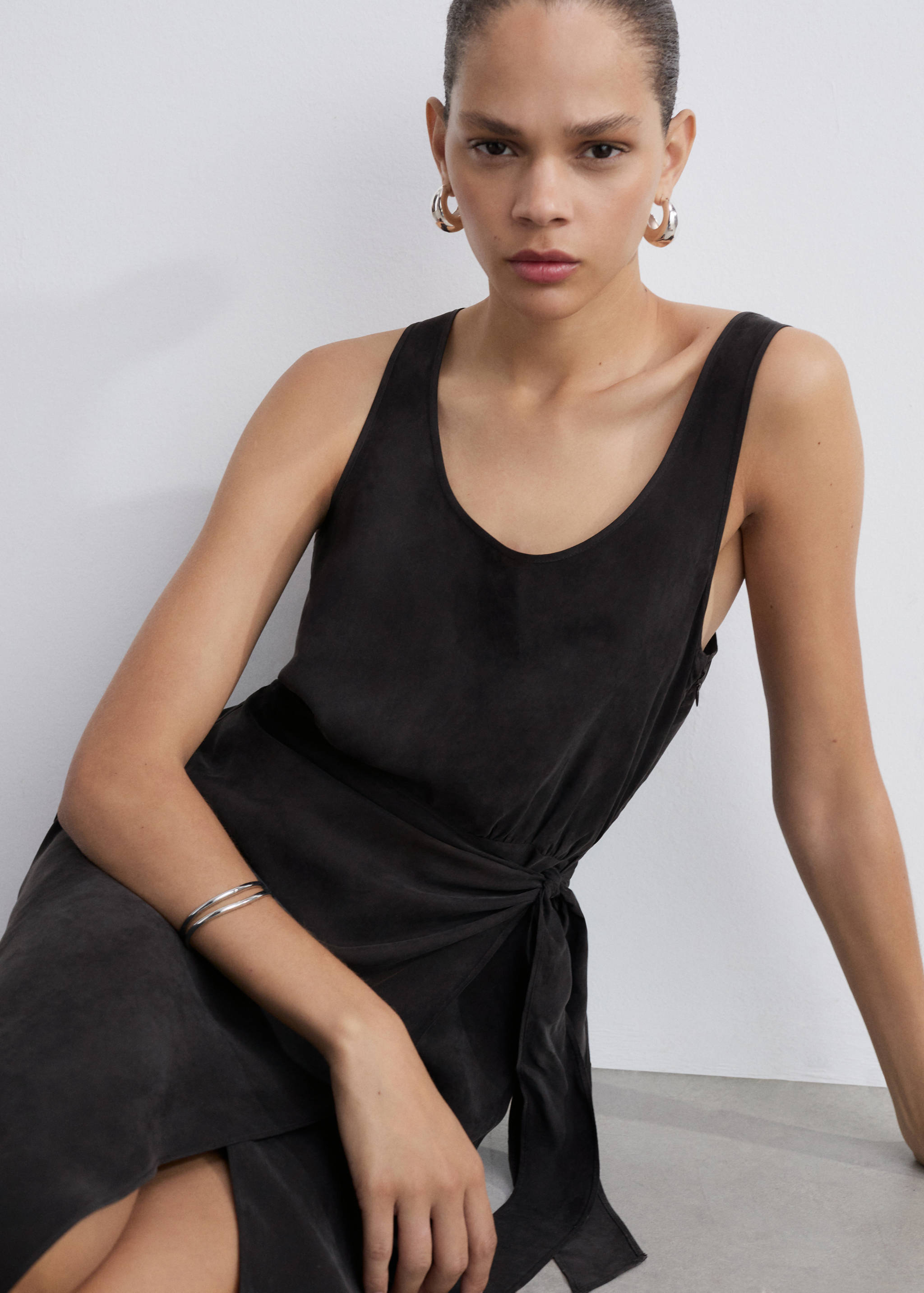Cupro dress with side knot - Details of the article 2