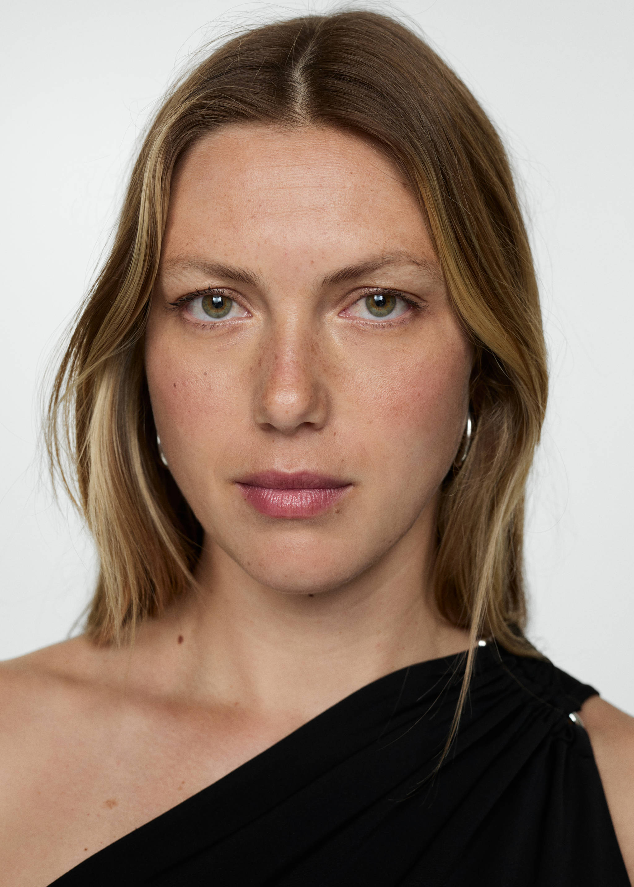 Asymmetrische jurk met drapeerdetails - Detail van het artikel 1