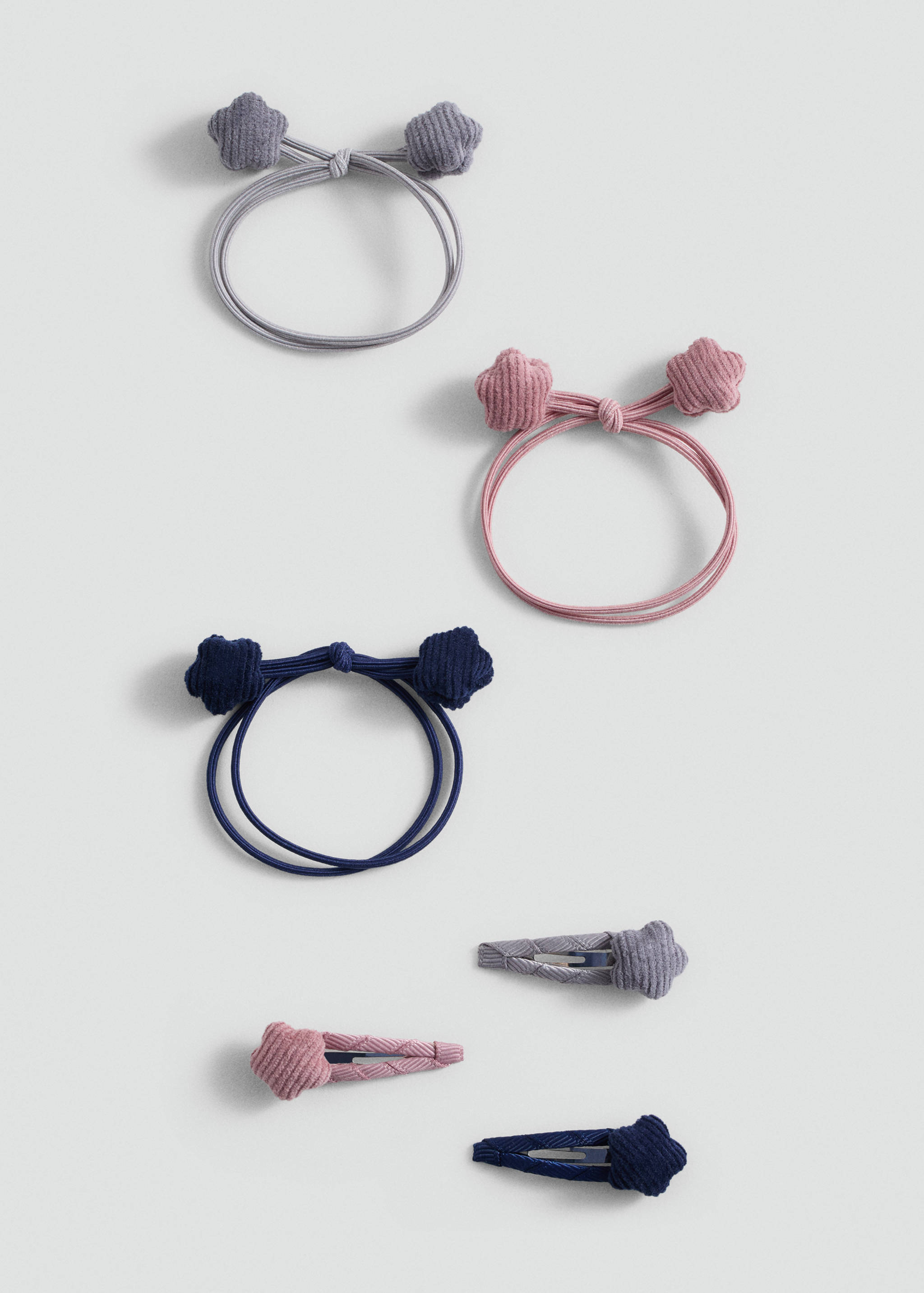 Pack of hairpins and hair bands - Article without model