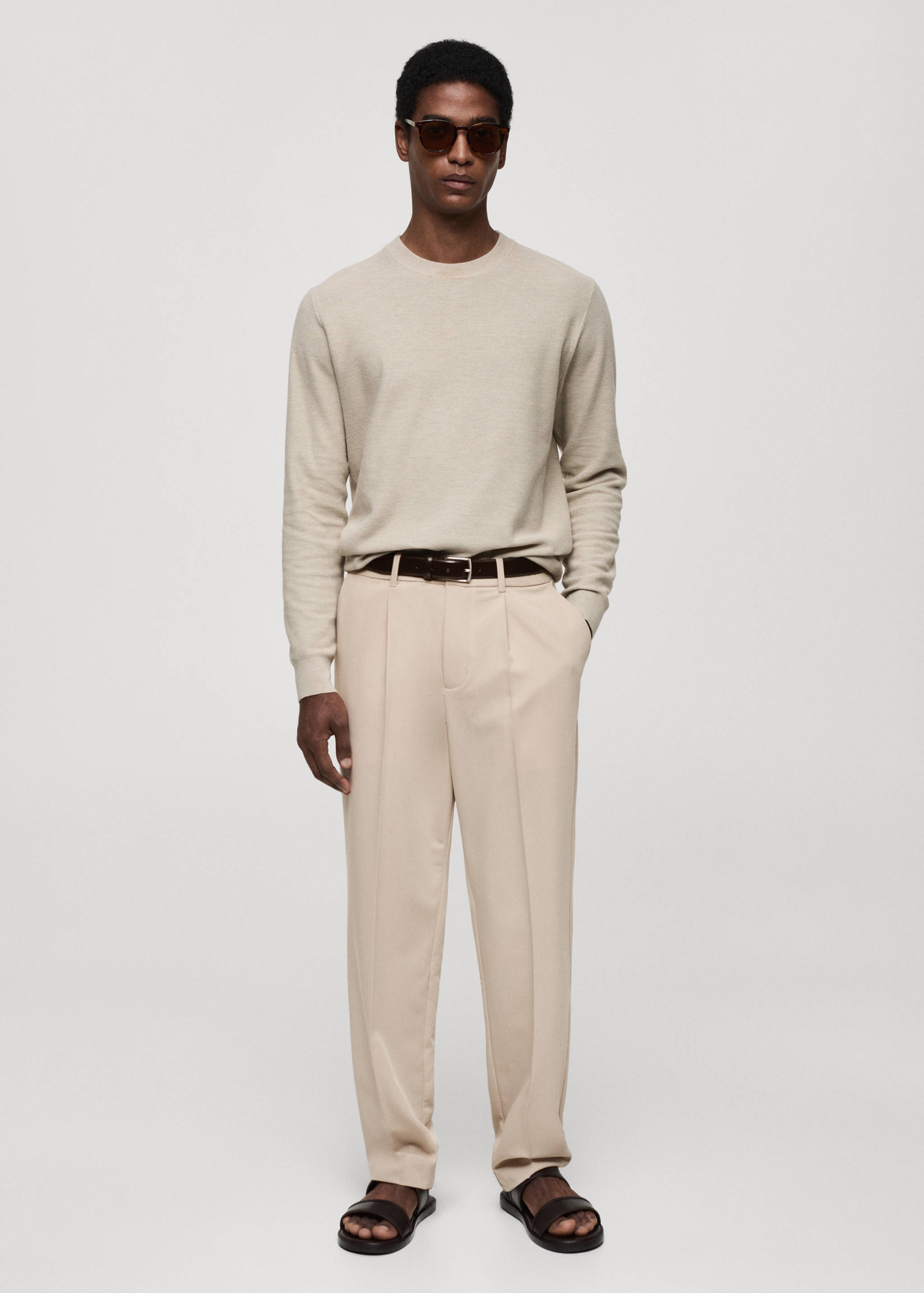 Pantalón regular fit fluido pinzas - Plano general