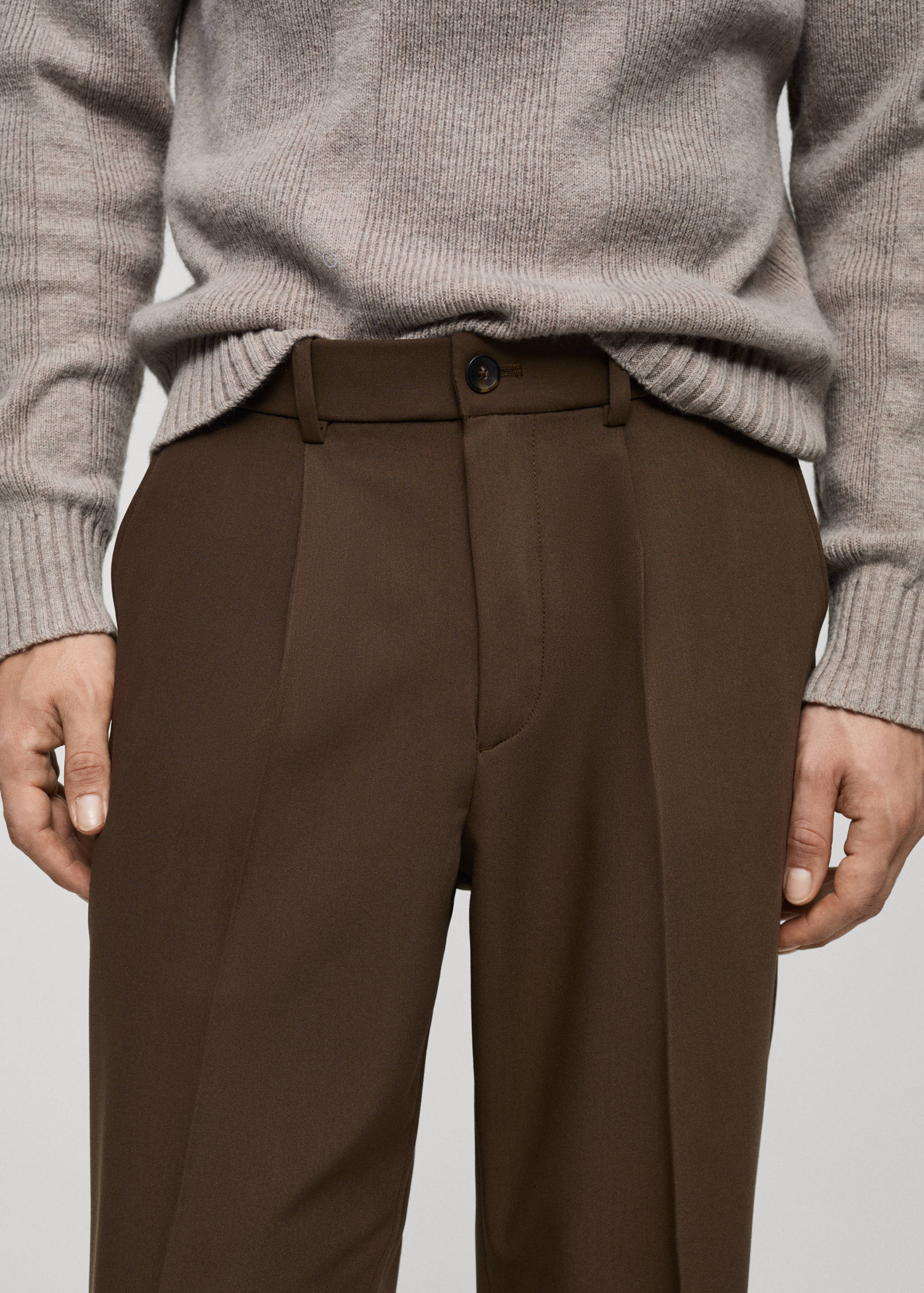 Pantalón regular fit fluido pinzas - Detalle del artículo 1