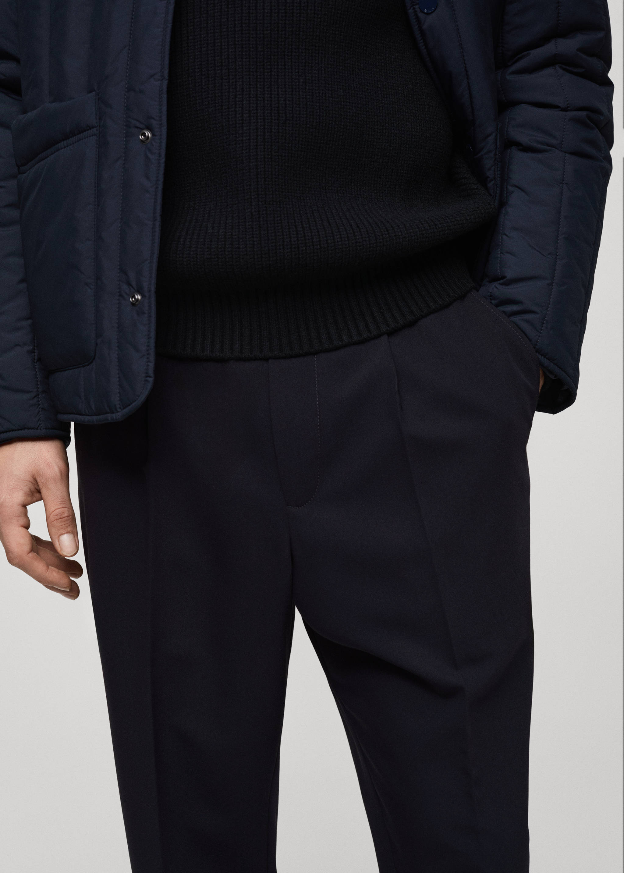 Regular-fit pleated flowy pants - Details of the article 1