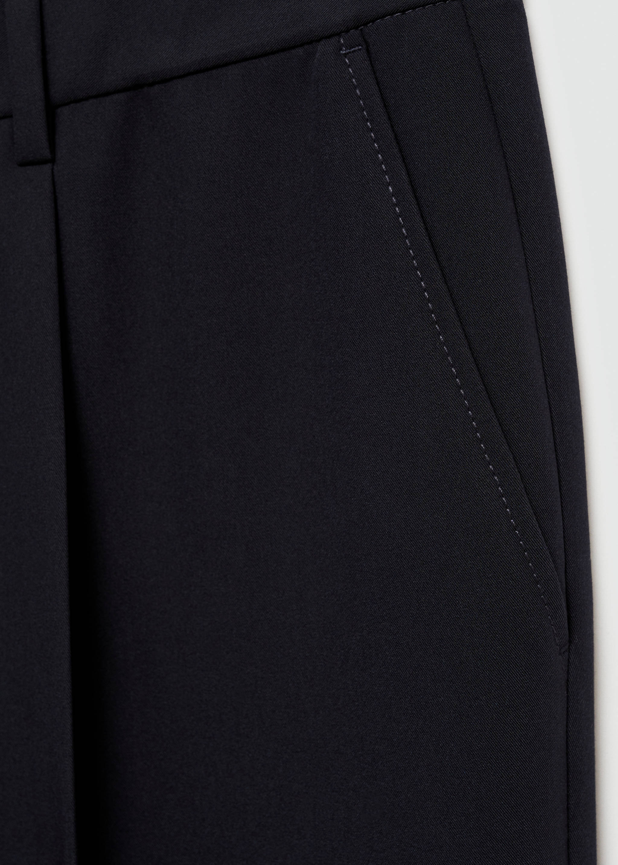 Regular-fit pleated flowy pants - Details of the article 0