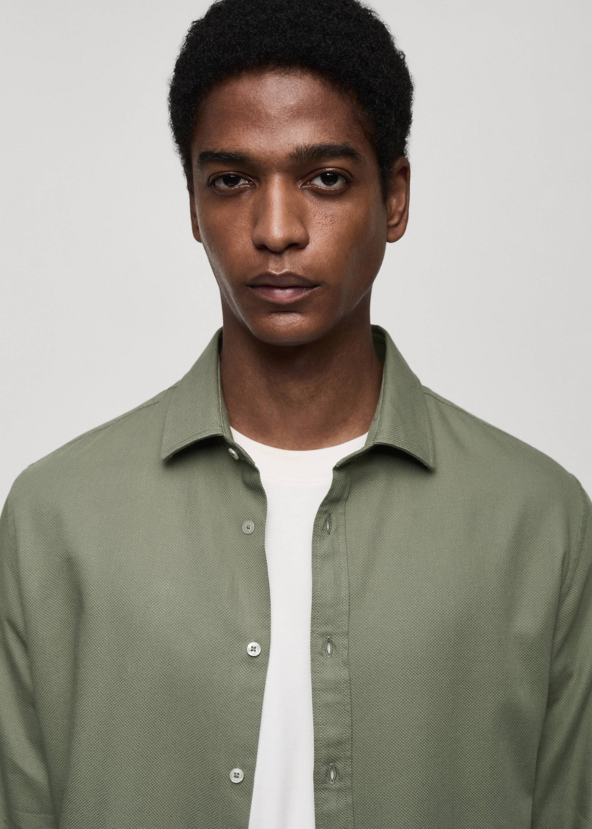 100%棉质常规版型结构衬衫 - null