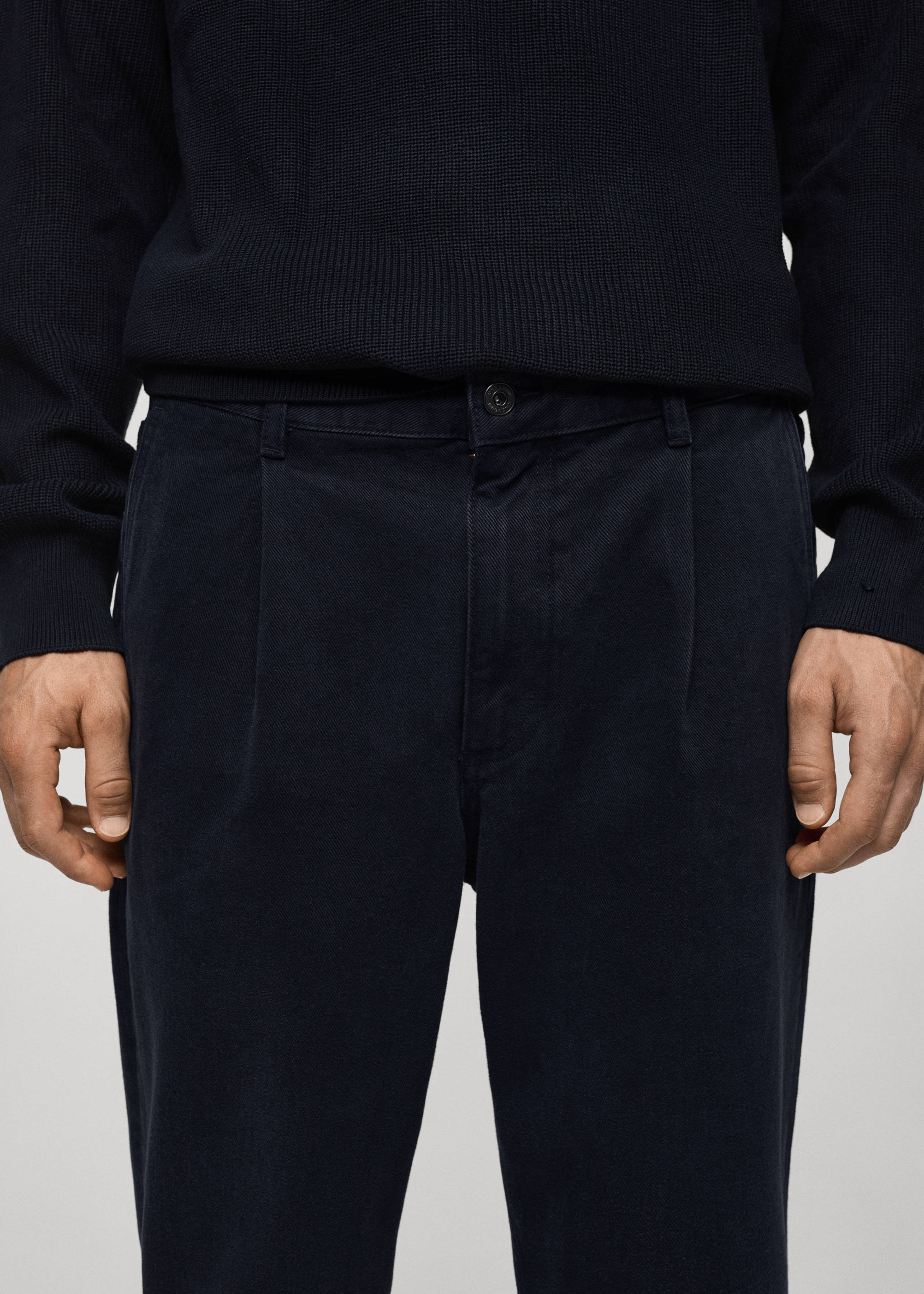 Pleated tapered fit jeans - Details of the article 1