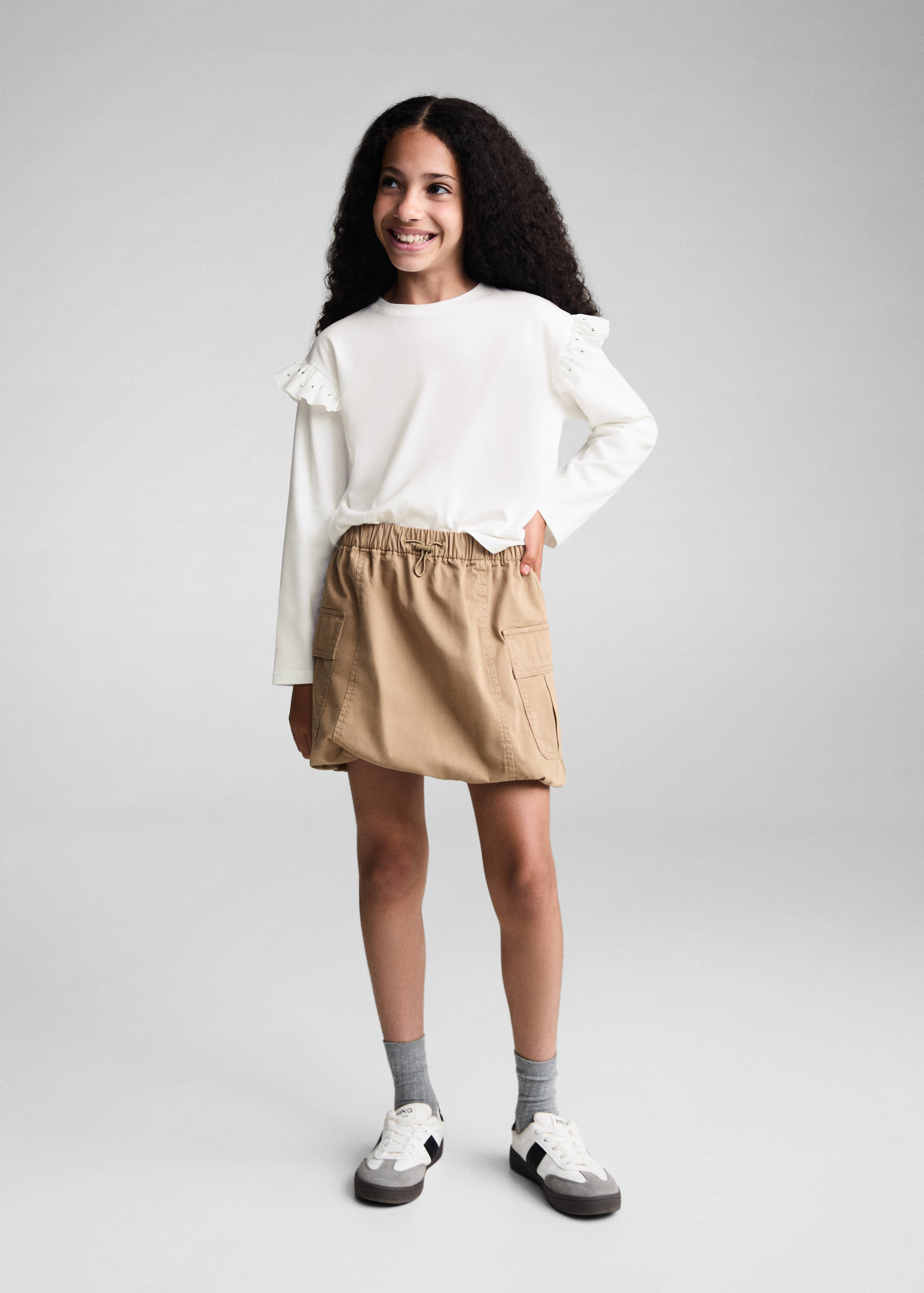 Camiseta volantes tachuelas - Plano general