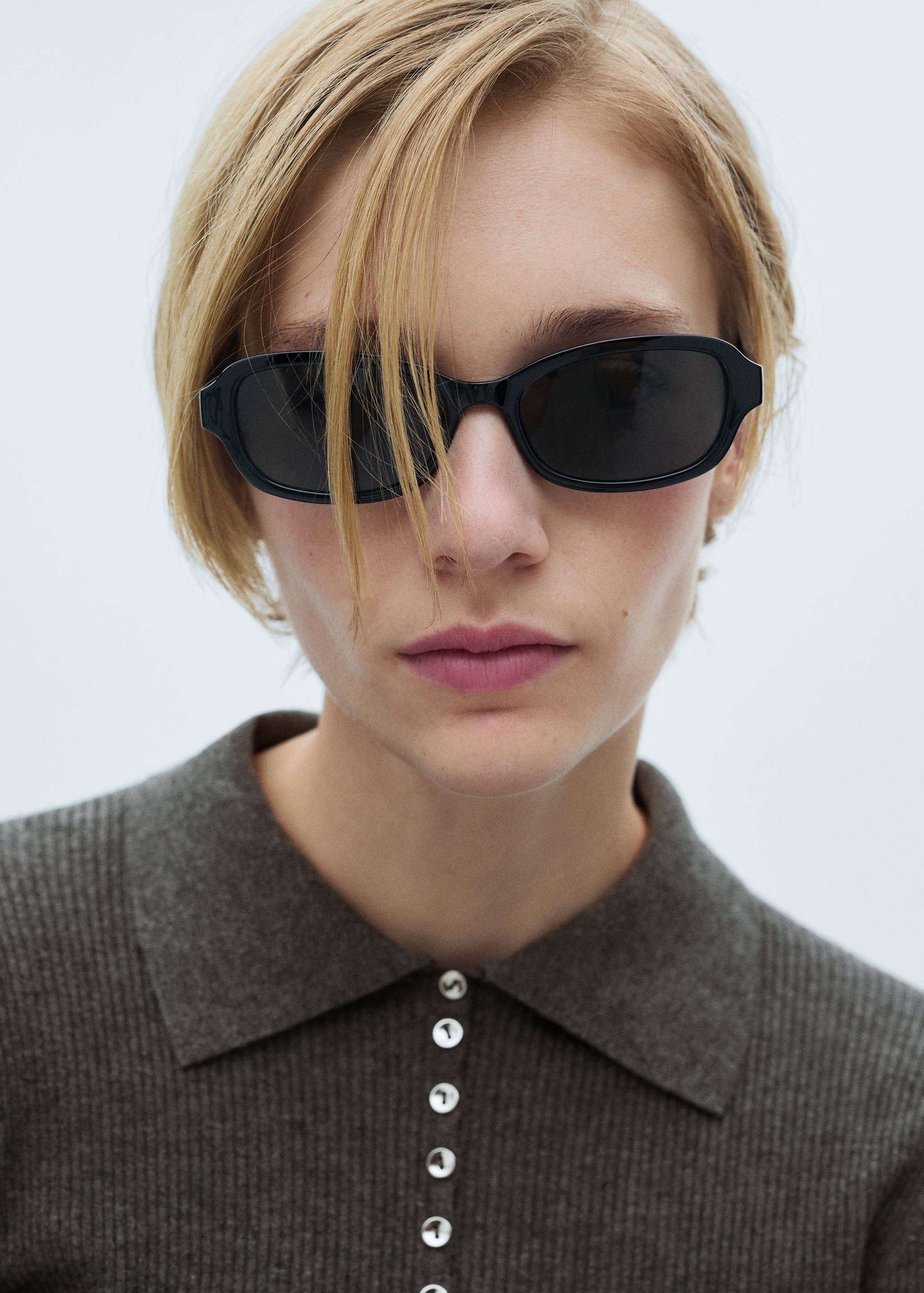 Pull-over avec boutons décoratifs - Détail de l'article 1