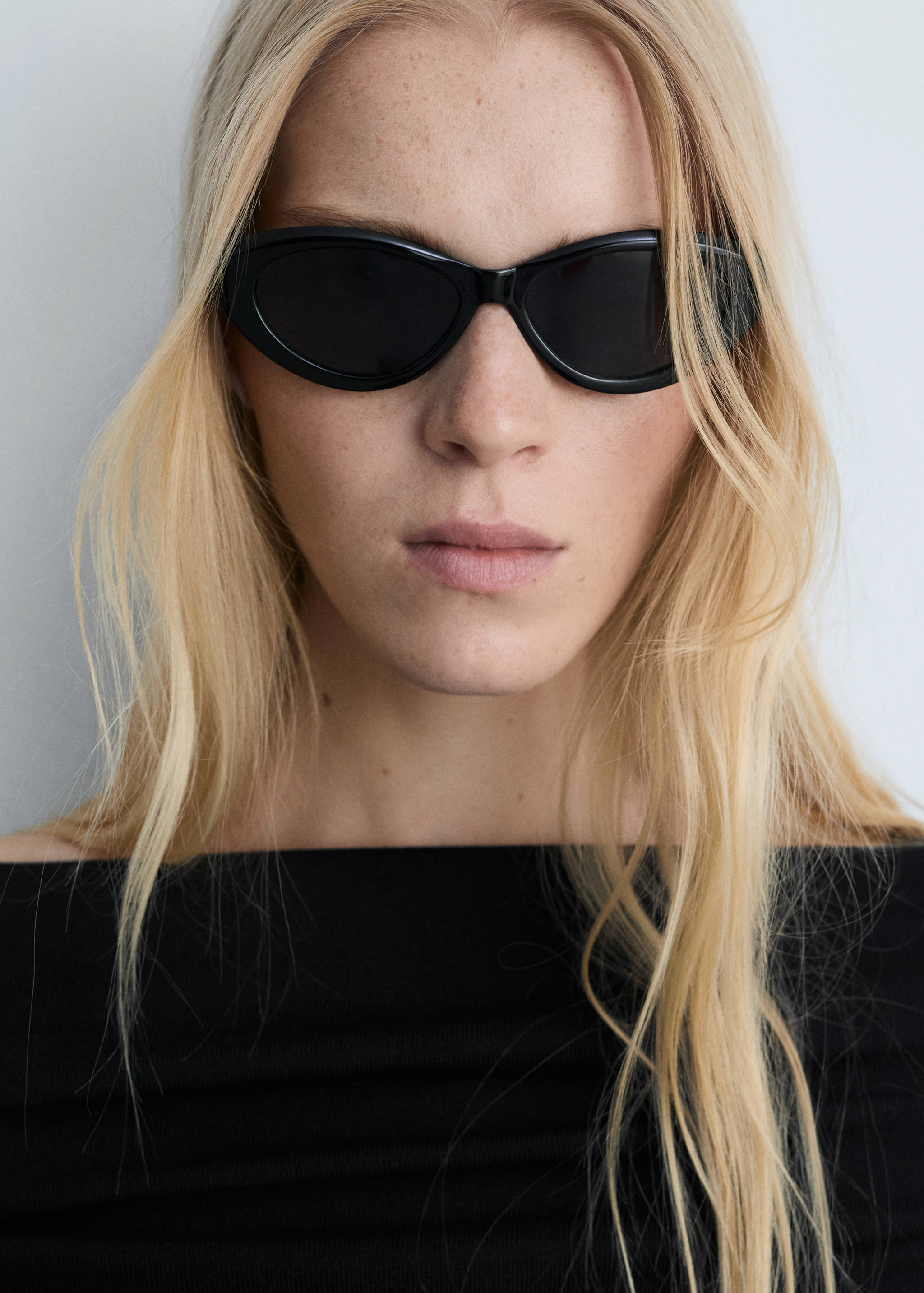 Off shoulders sweater - Details of the article 1