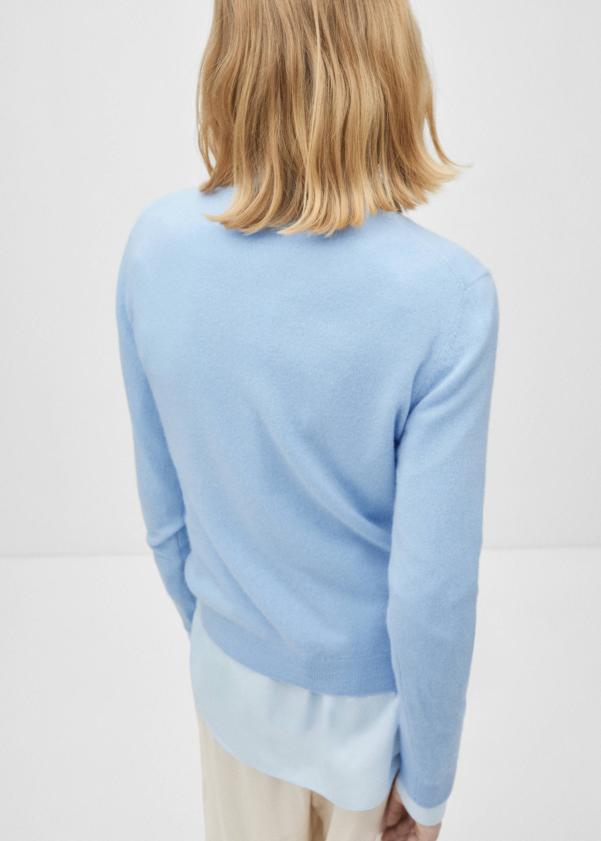 100% cashmere sweater - Reverse of the article