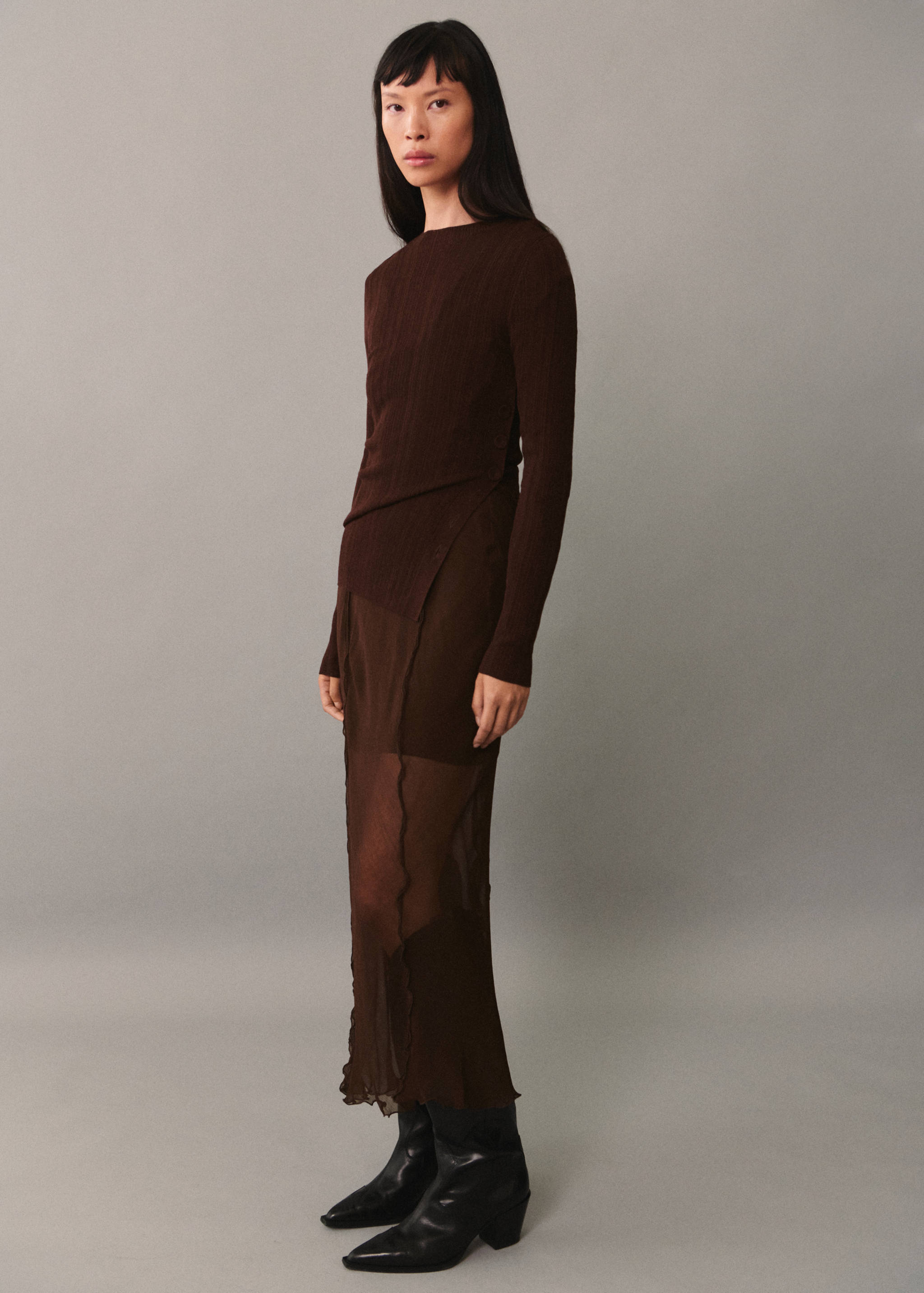 Camiseta semitransparente detalle botones - Plano general