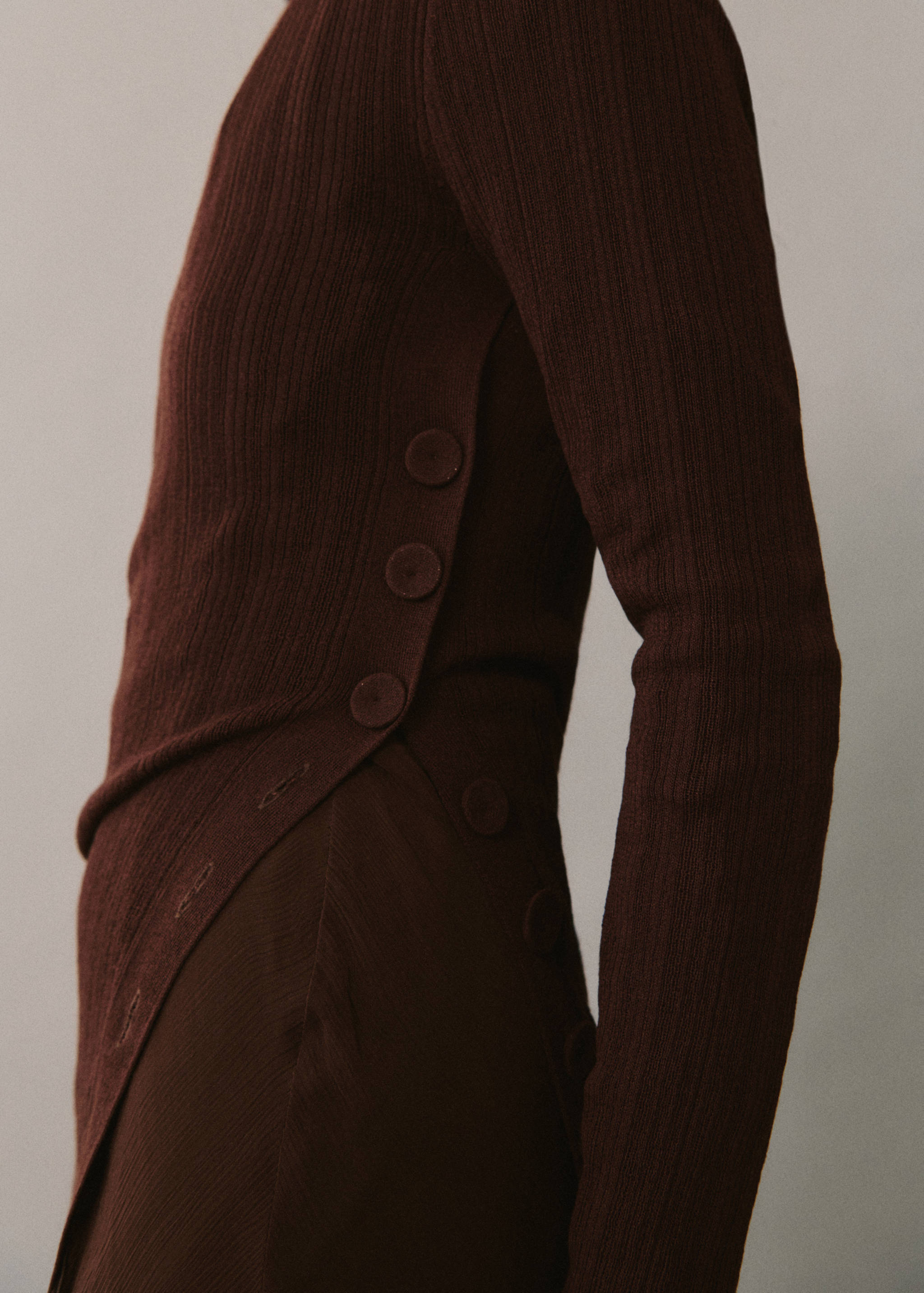 Camiseta semitransparente detalle botones - Detalle del artículo 6