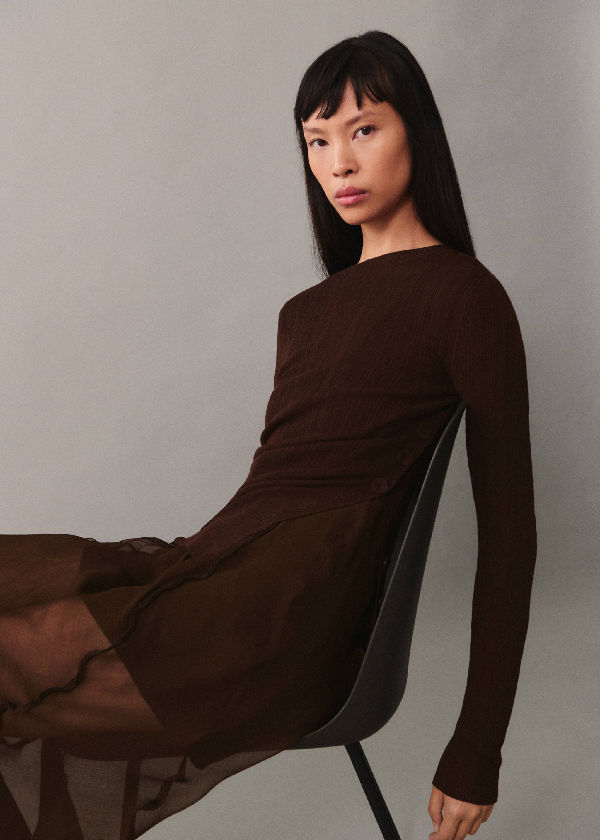 Camiseta semitransparente detalle botones - Detalle del artículo 2