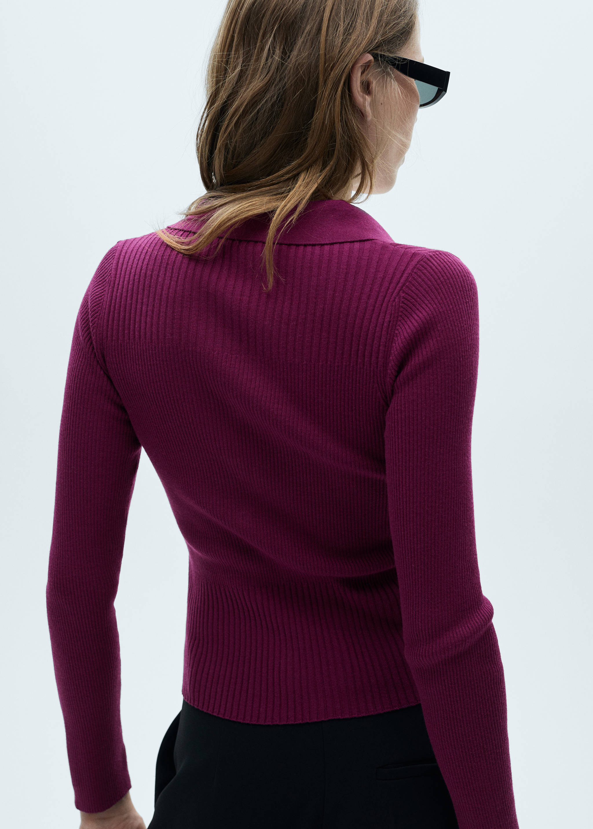 Ribbed sweater with buttons - Reverse of the article