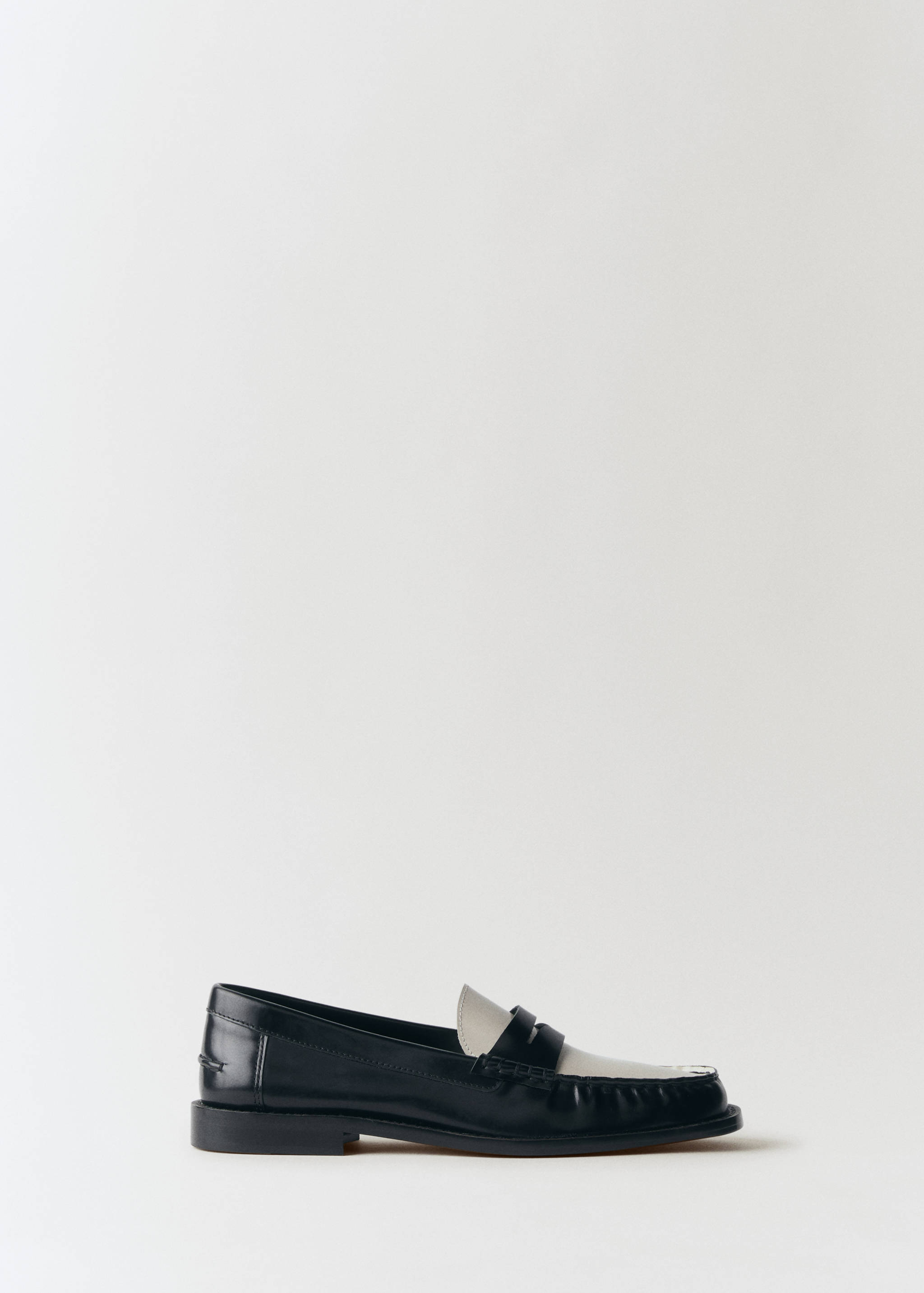 Two-tone leather loafers - Article without model