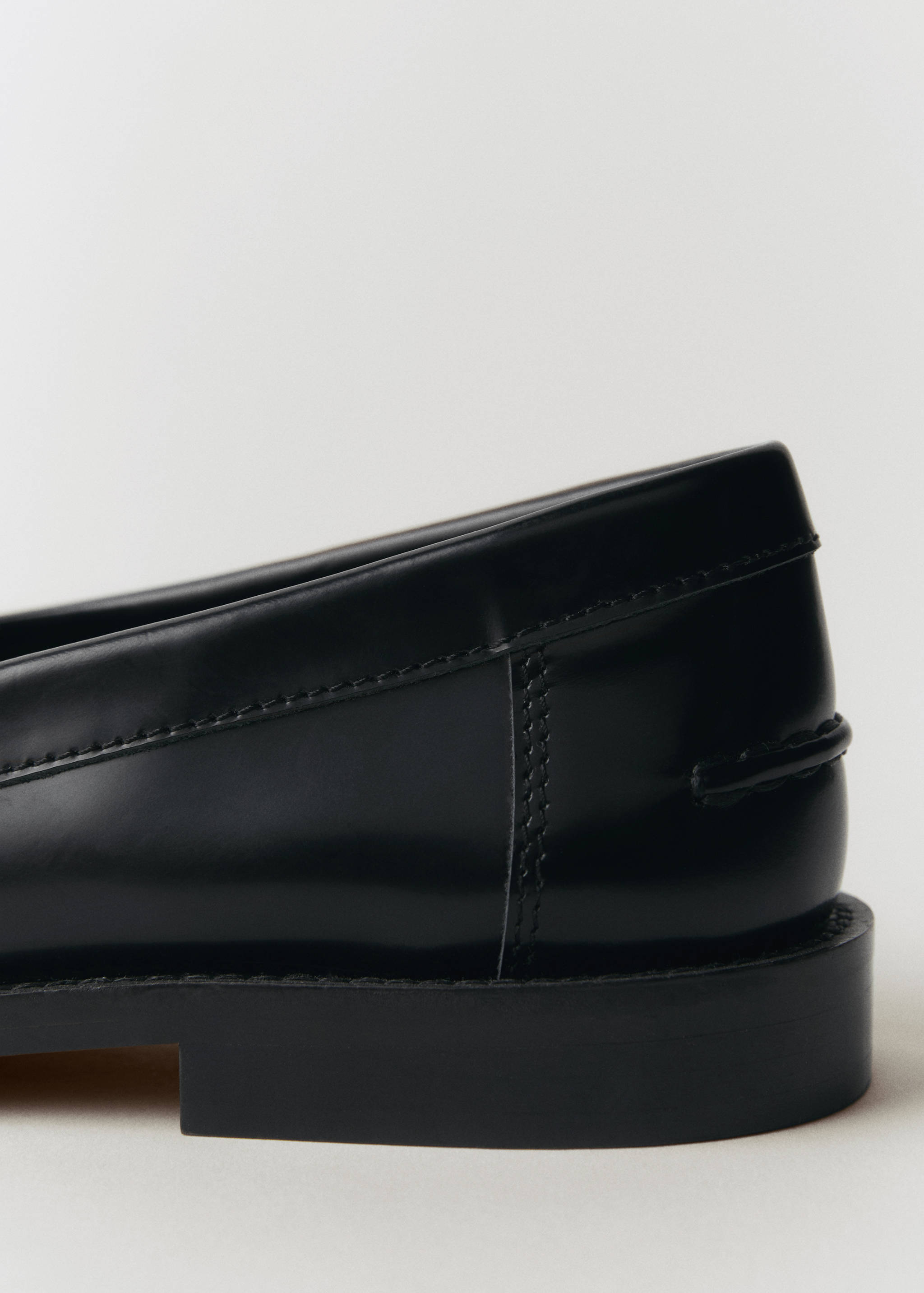 Two-tone leather loafers - Details of the article 1