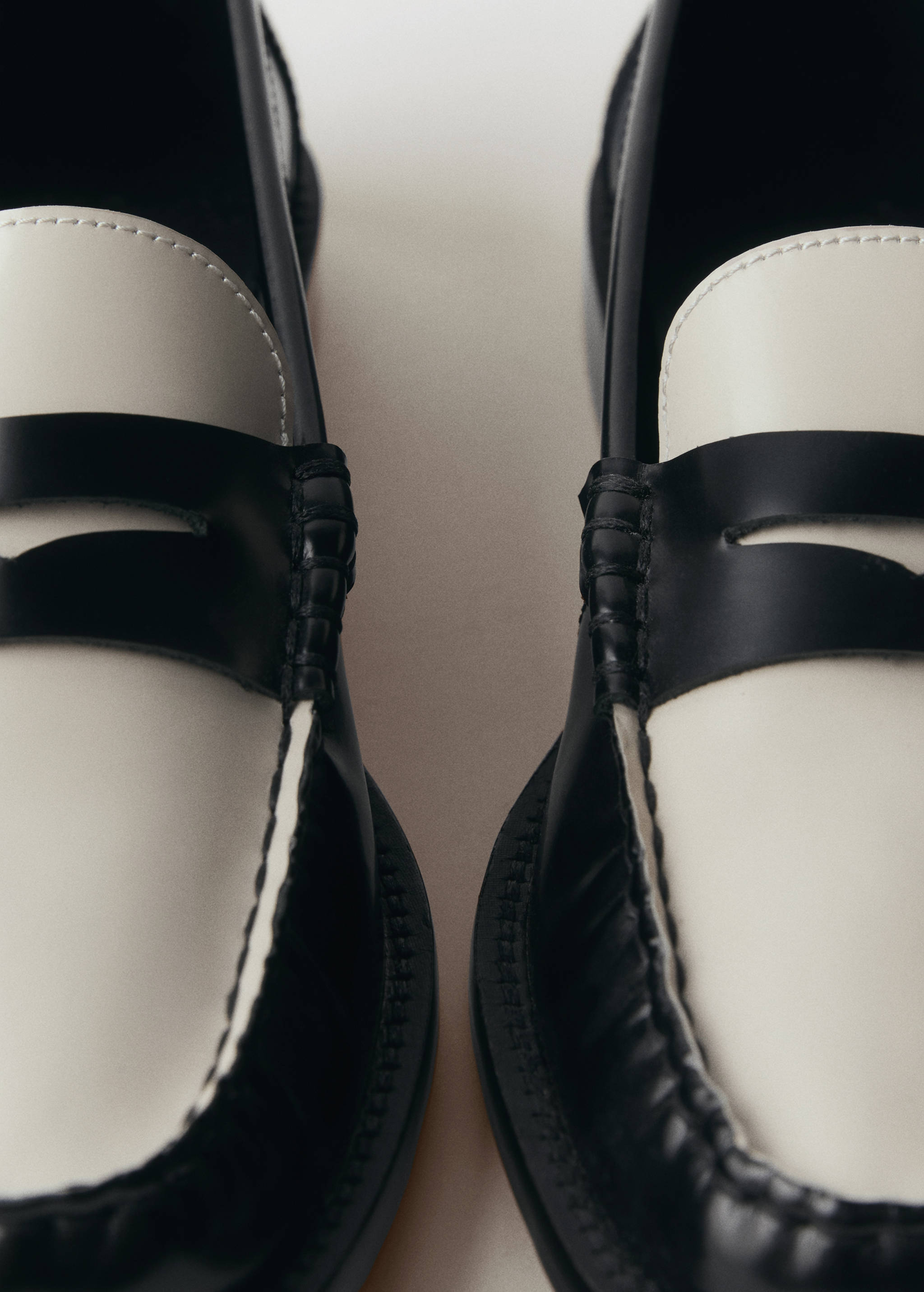 Two-tone leather loafers - Details of the article 2