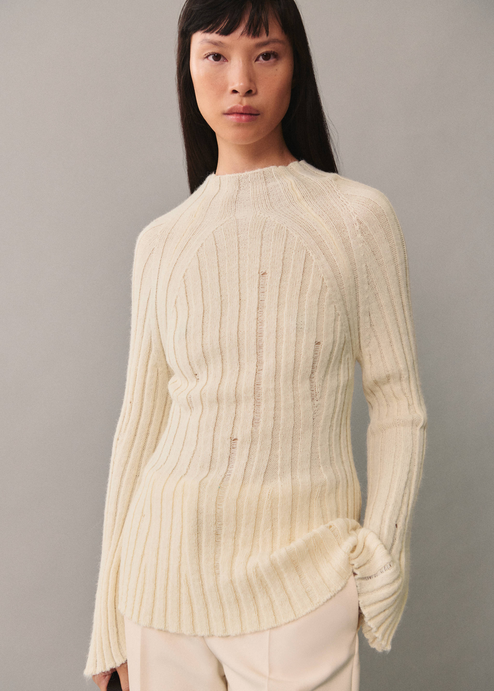 Ribbed knitted sweater - Medium plane