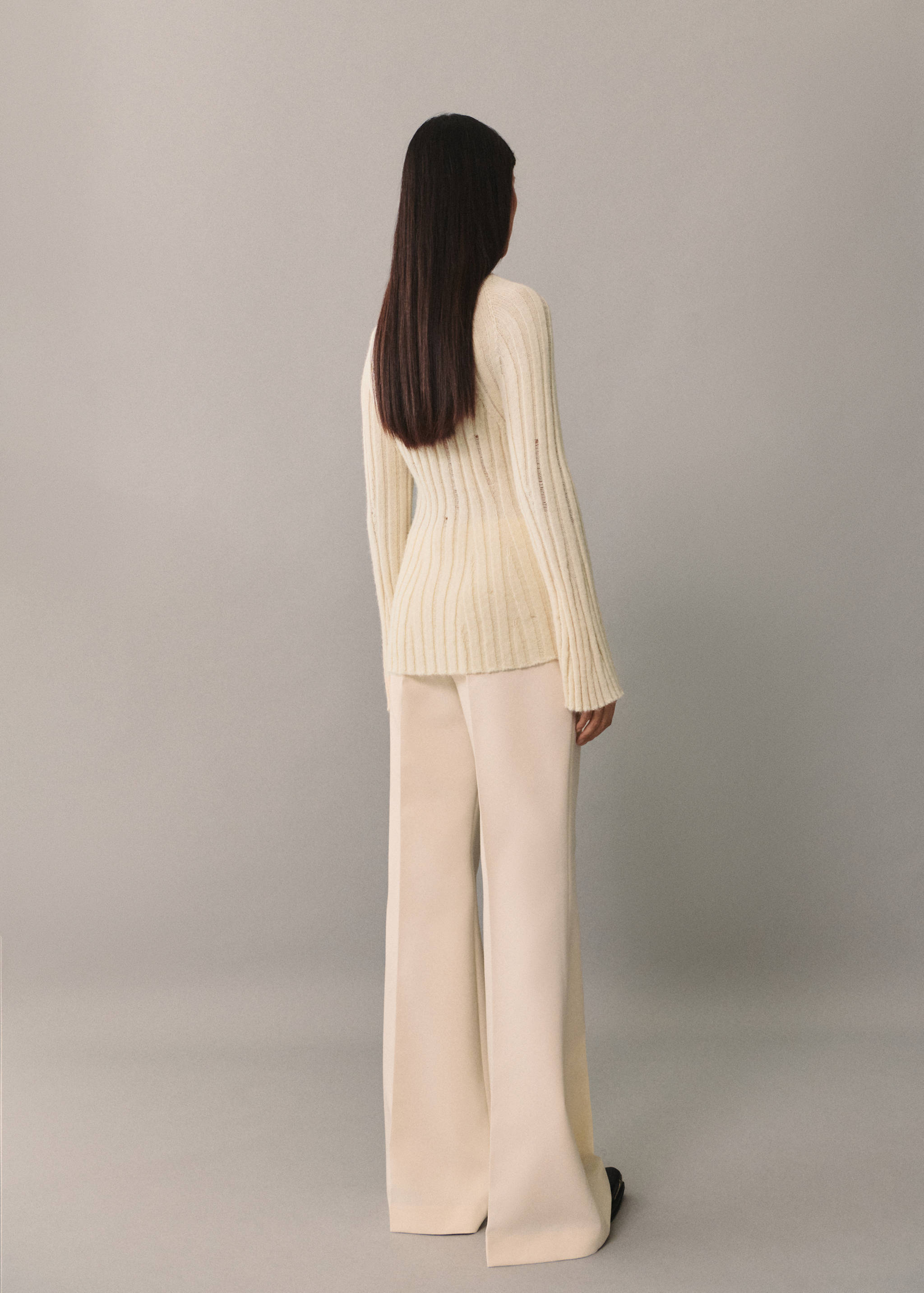 Ribbed knitted sweater - Reverse of the article