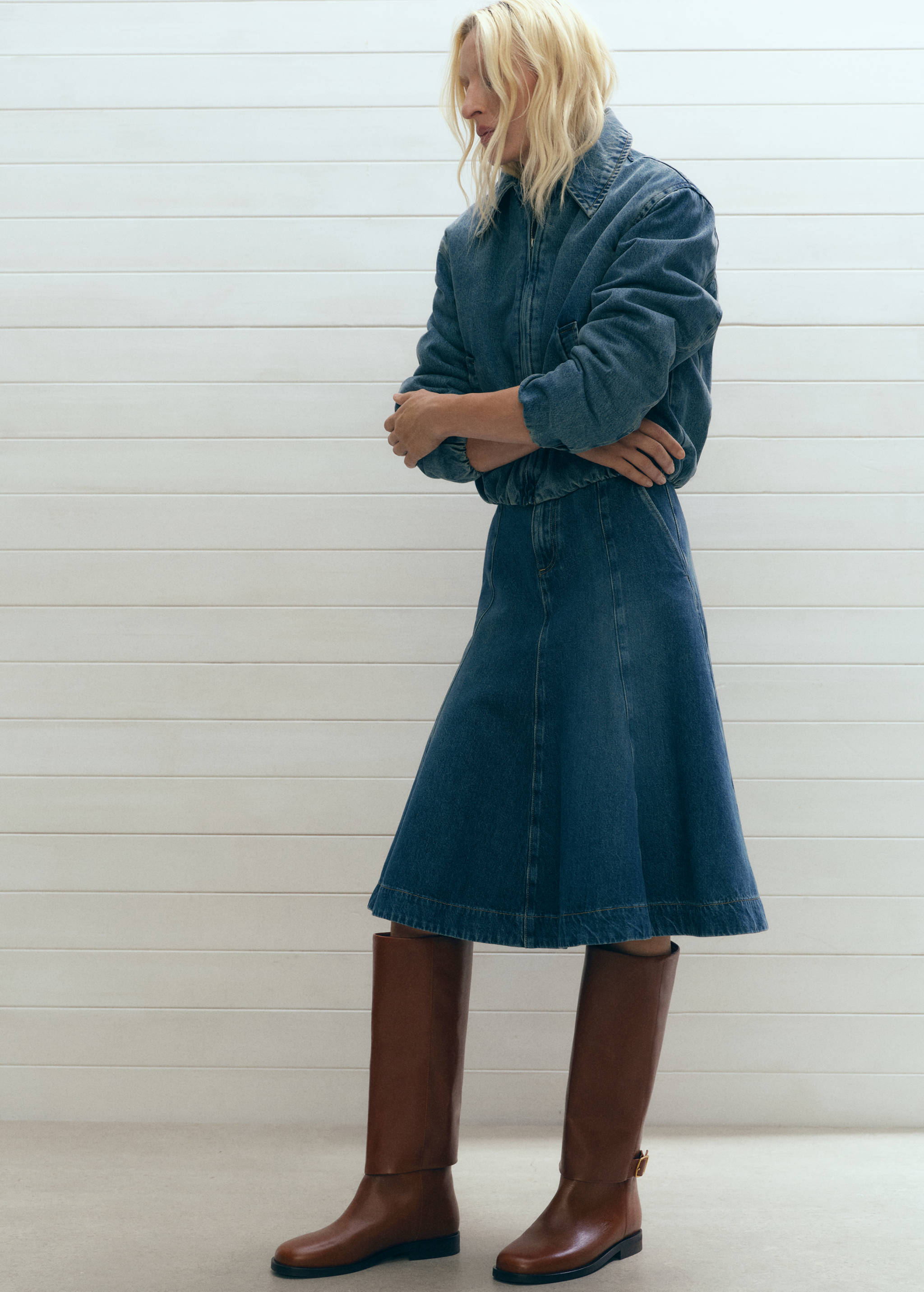 Leather boots with decorative buckle - General plane