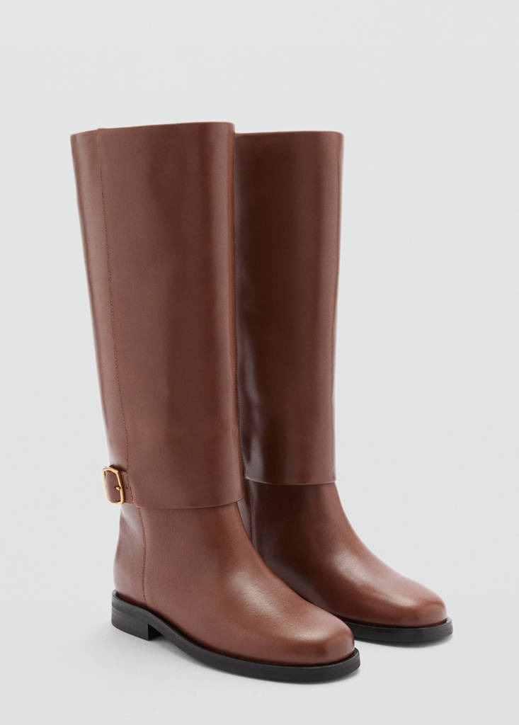 Leather boots with decorative buckle — Cognac