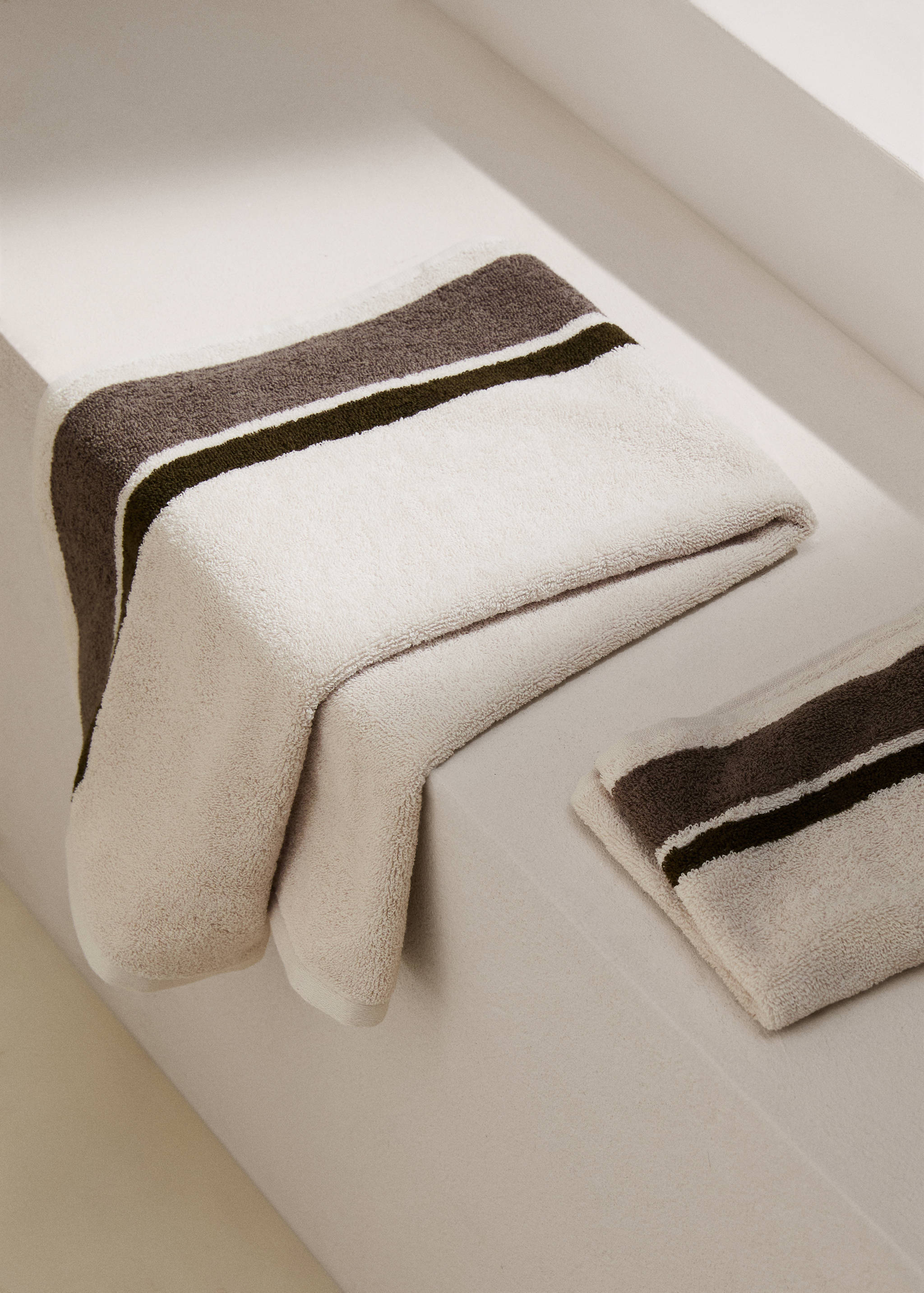 Striped 100% cotton hand towel 50X90cm - General plane