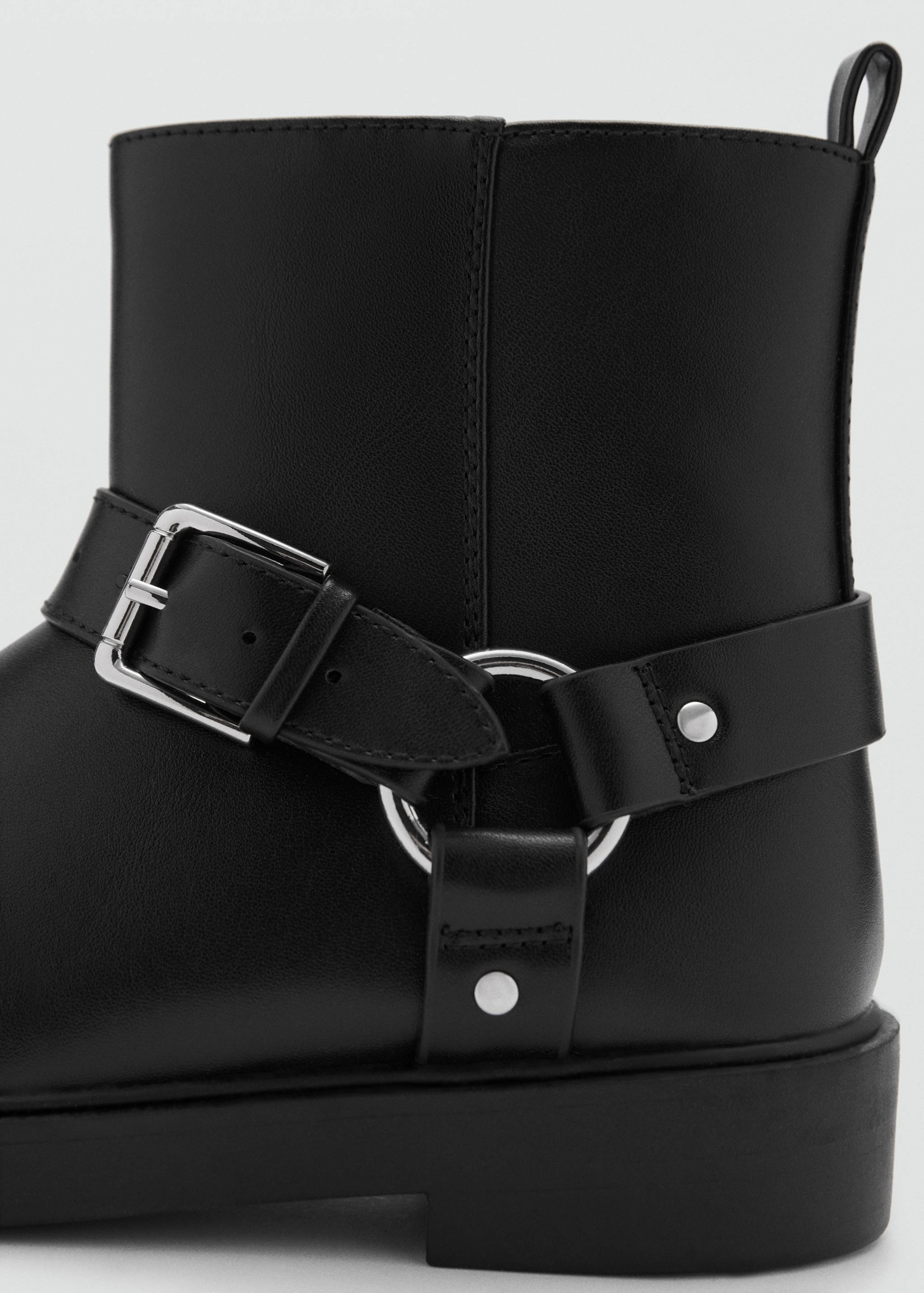 Buckle boots - Details of the article 2