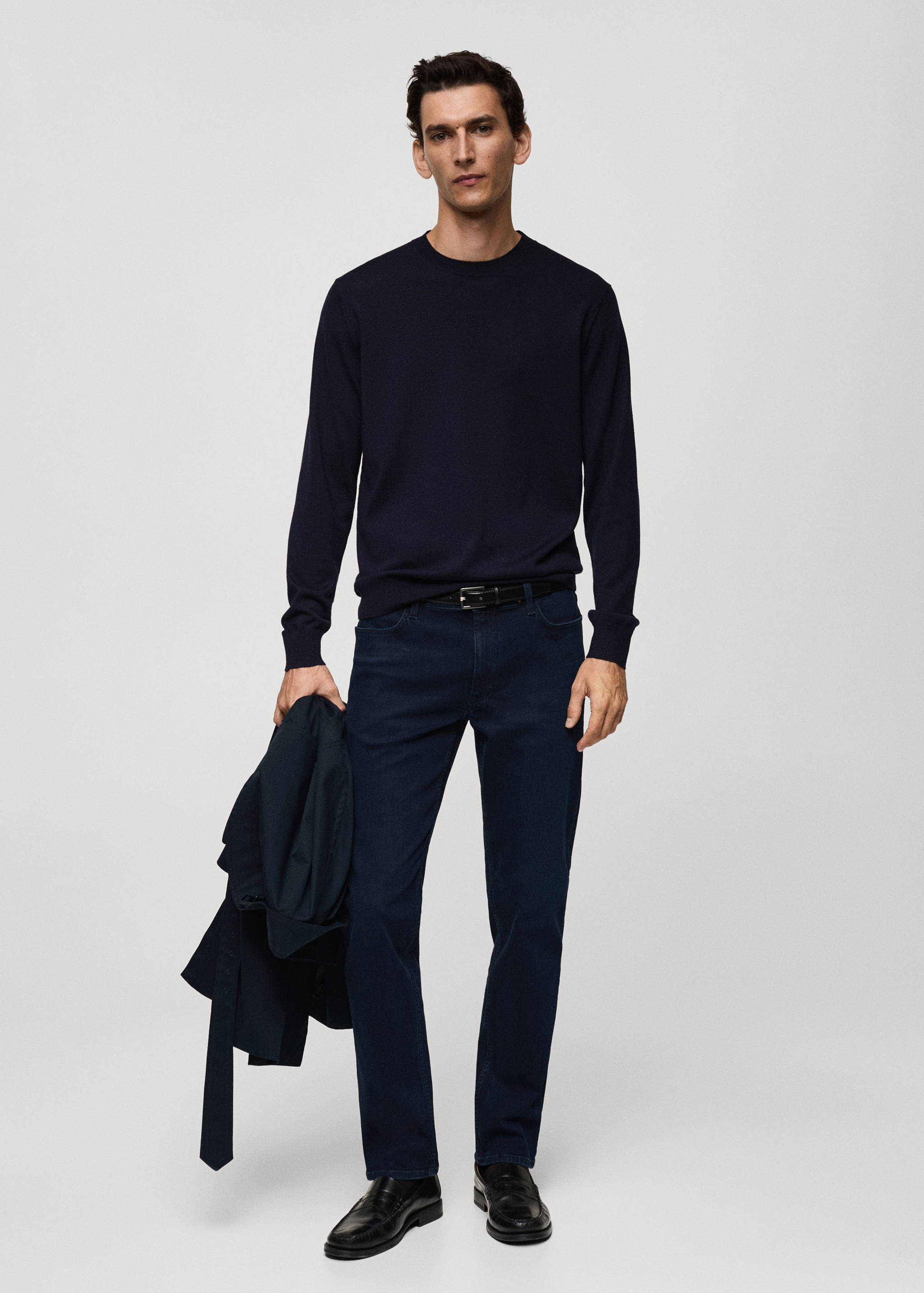 100% wool medium-knit sweater - General plane