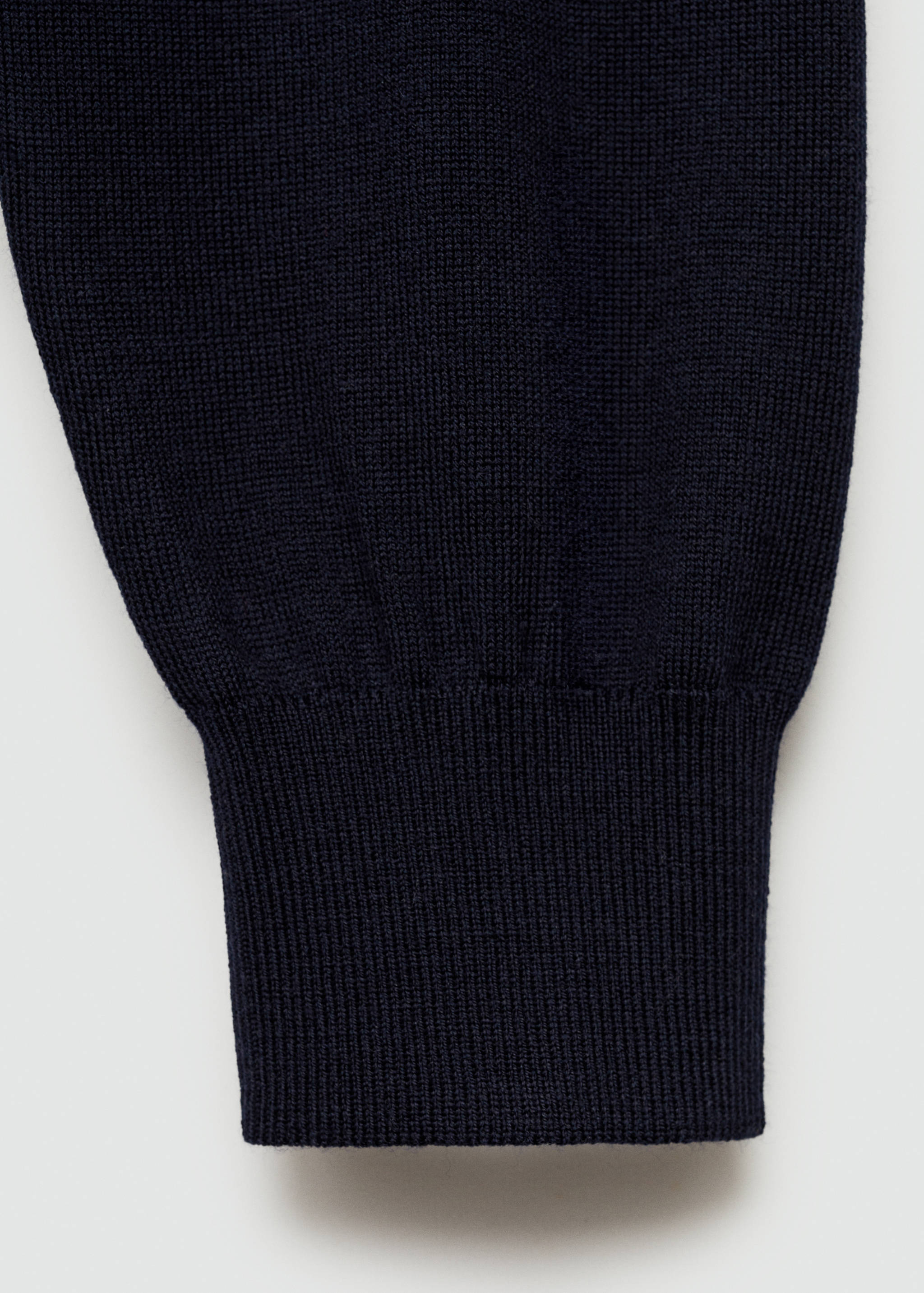 100% wool medium-knit sweater - Details of the article 8