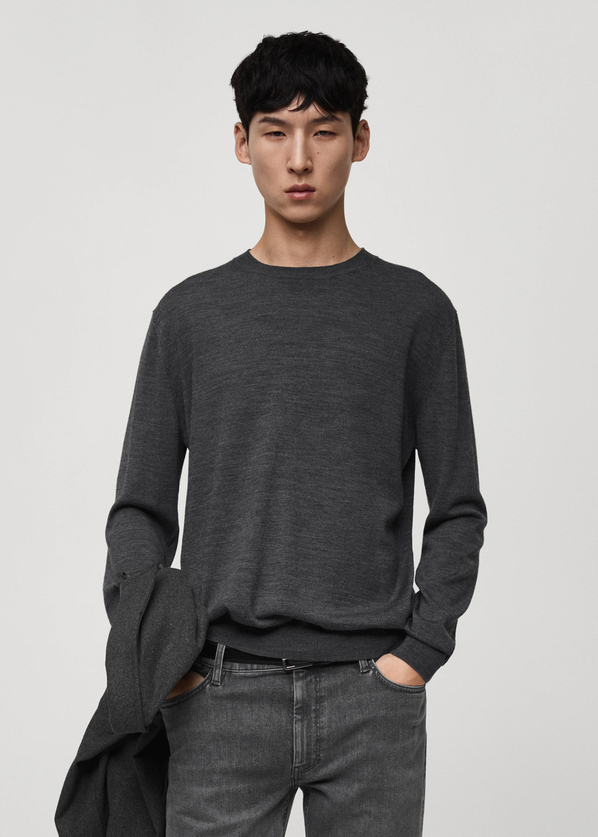 100% wool medium-knit sweater - Medium plane