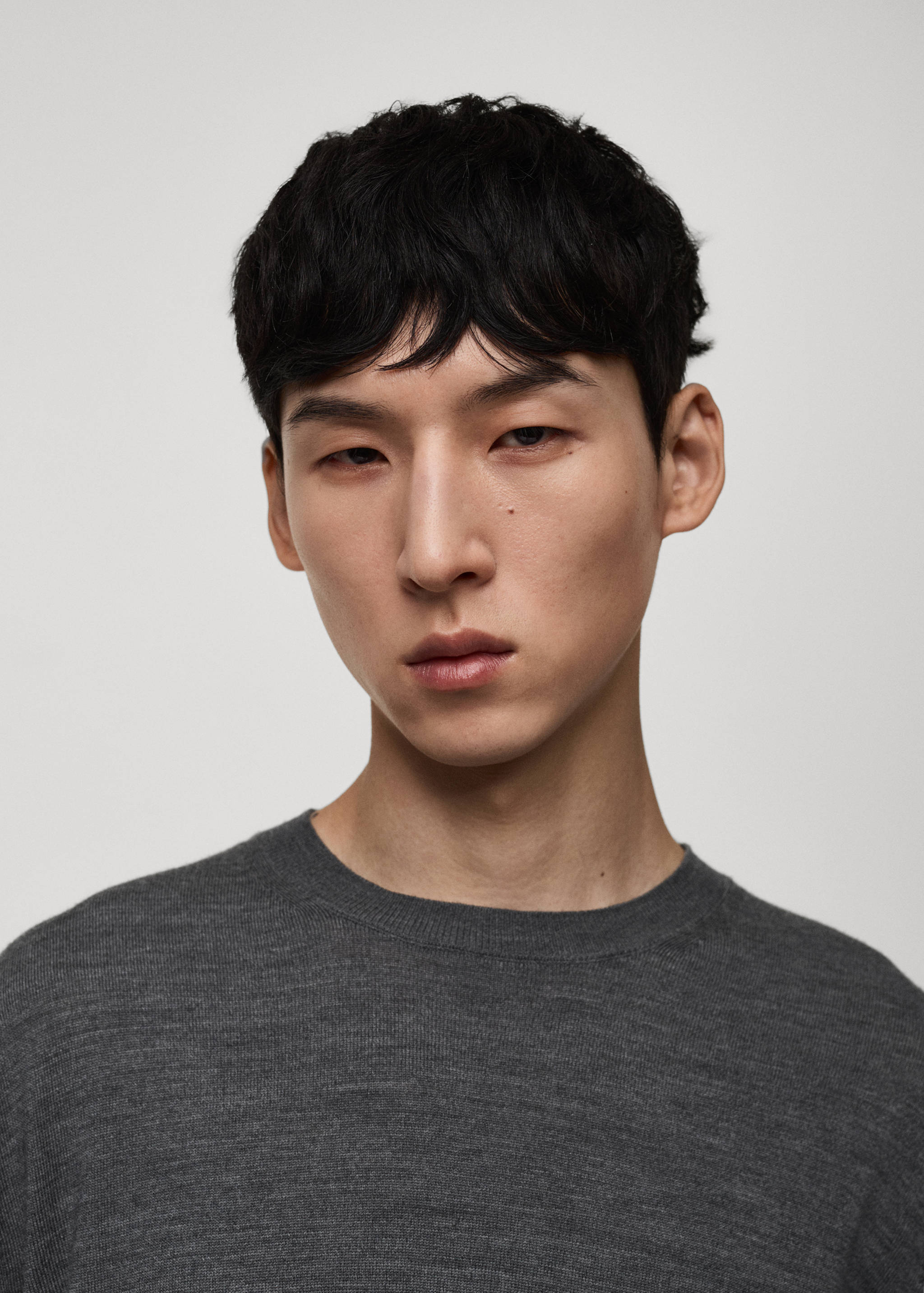 100% wool medium-knit sweater - Details of the article 1