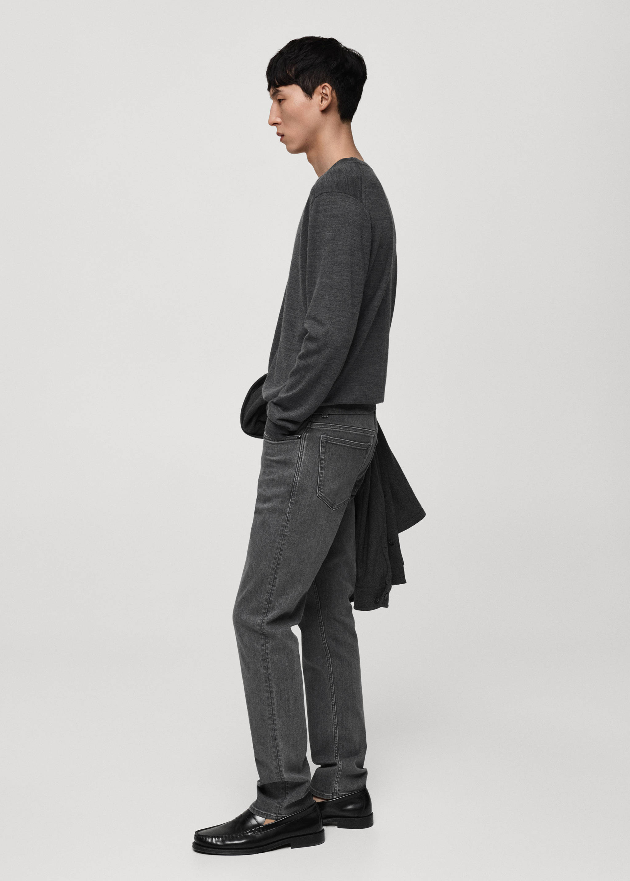 100% wool medium-knit sweater - Details of the article 2