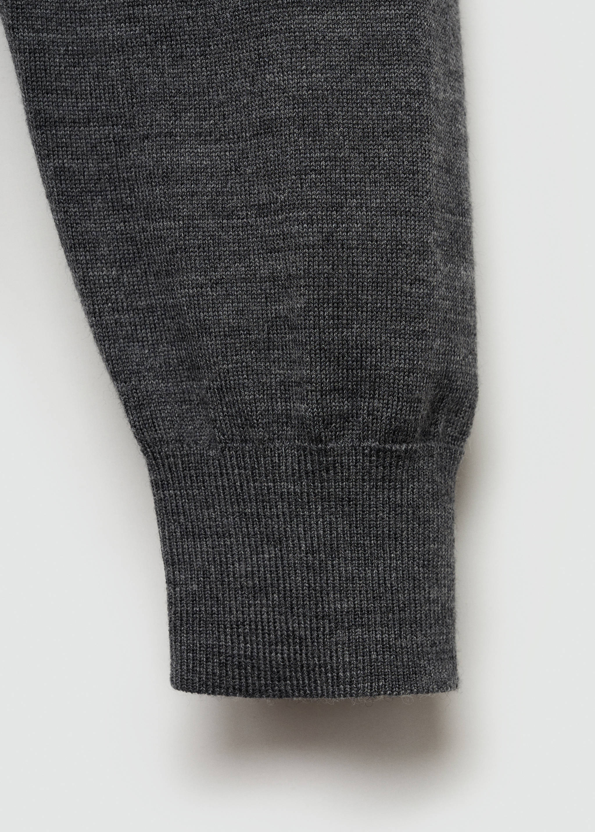 100% wool medium-knit sweater - Details of the article 0