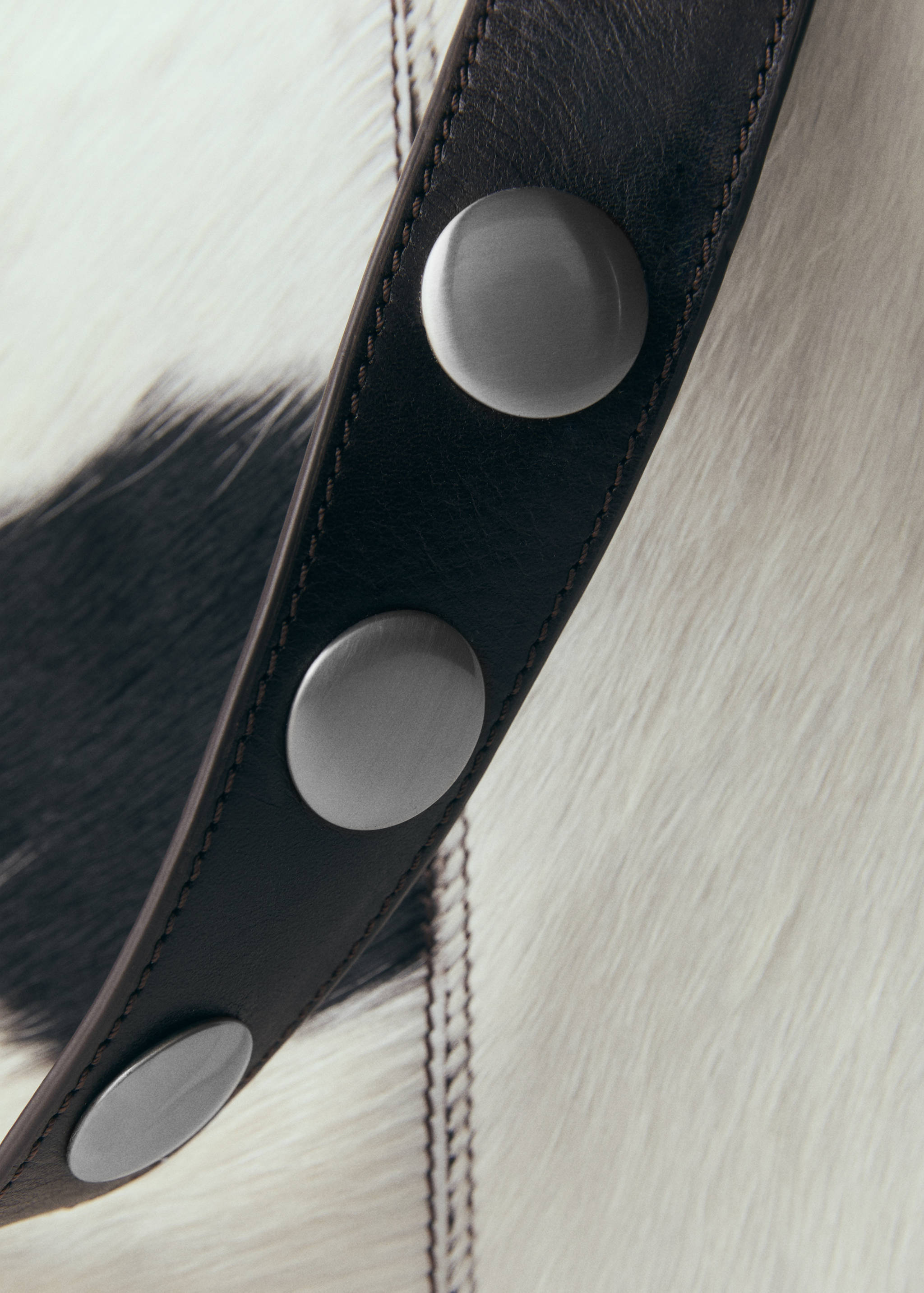 Suede bag with studs - Details of the article 3