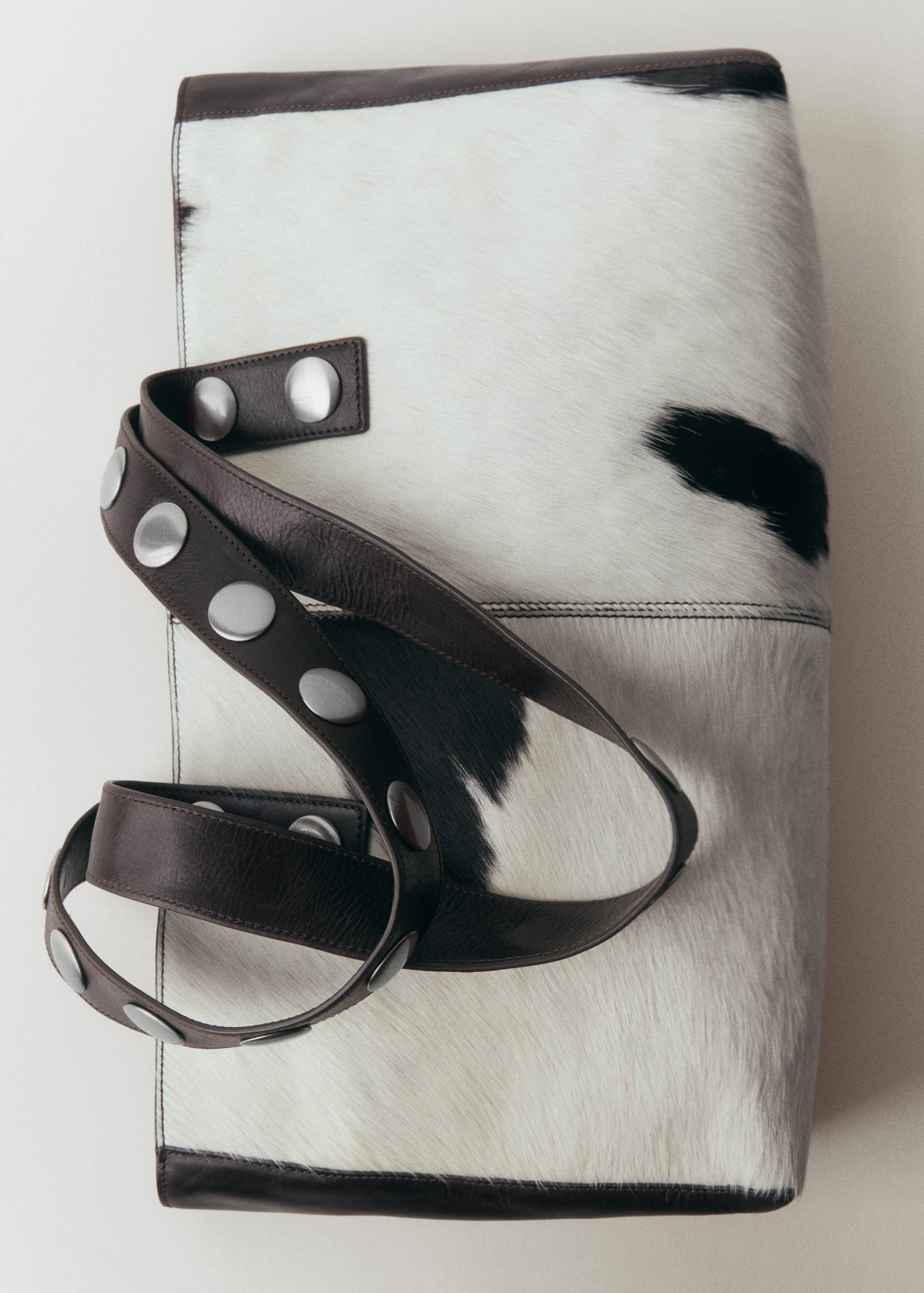 Suede bag with studs - Details of the article 4