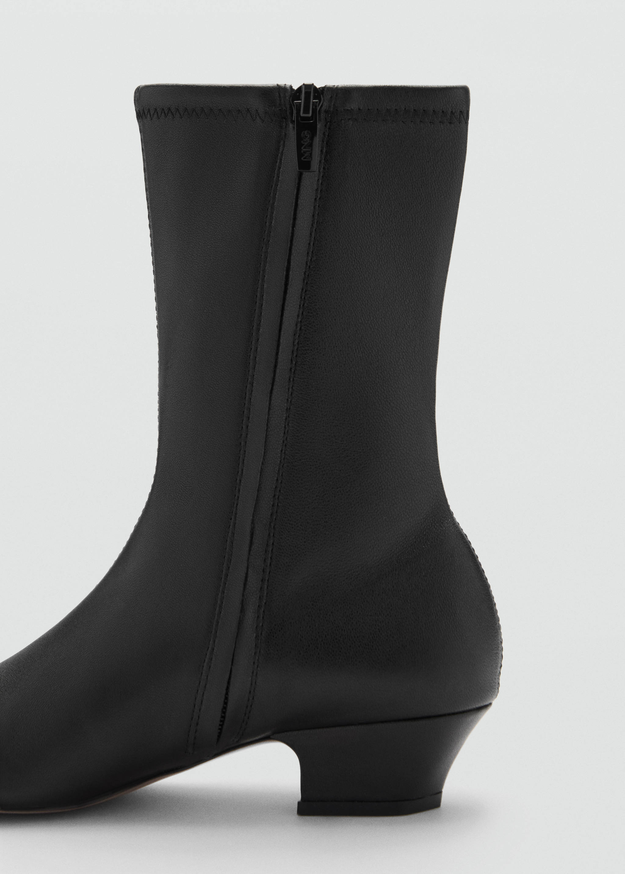 Soft leather boots - Details of the article 1