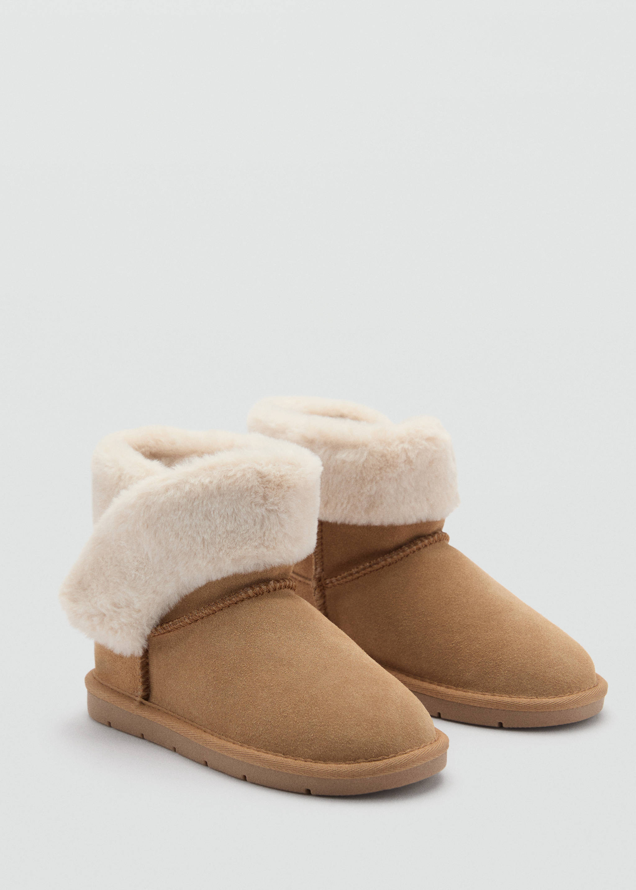 Bottines en cuir et imitation fourrure - Plan moyen