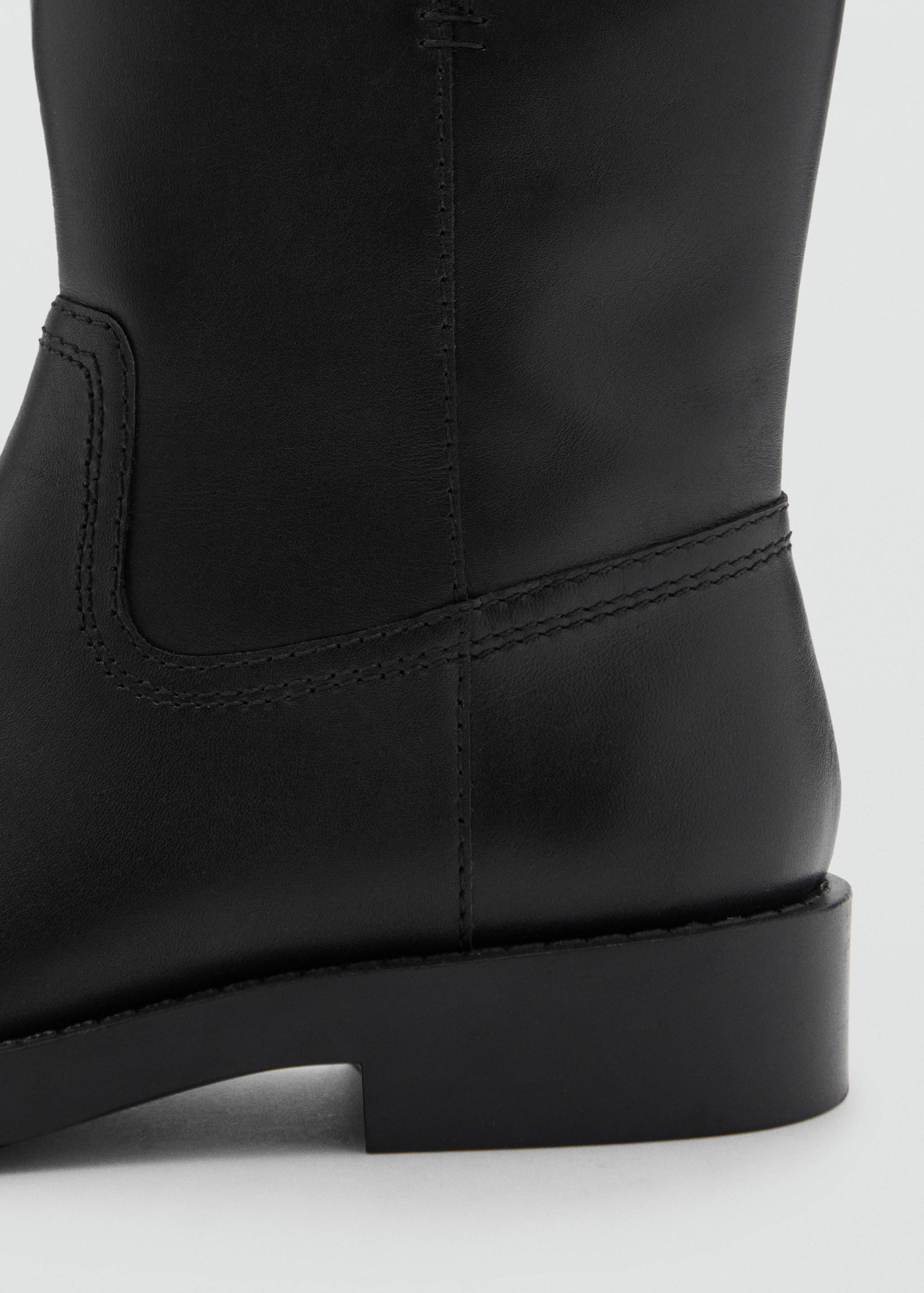 Buckle leather ankle boots - Details of the article 1