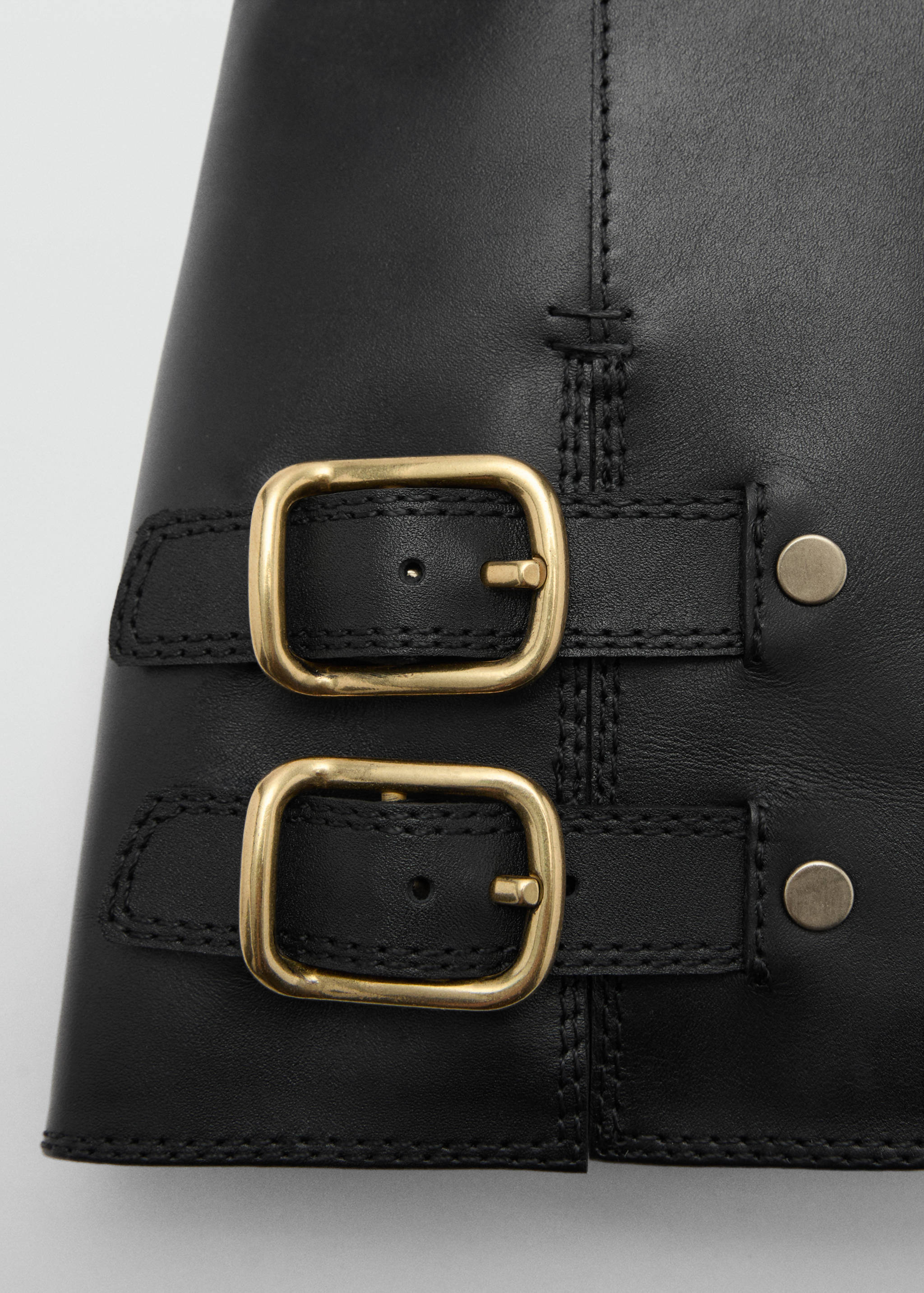 Buckle leather ankle boots - Details of the article 2