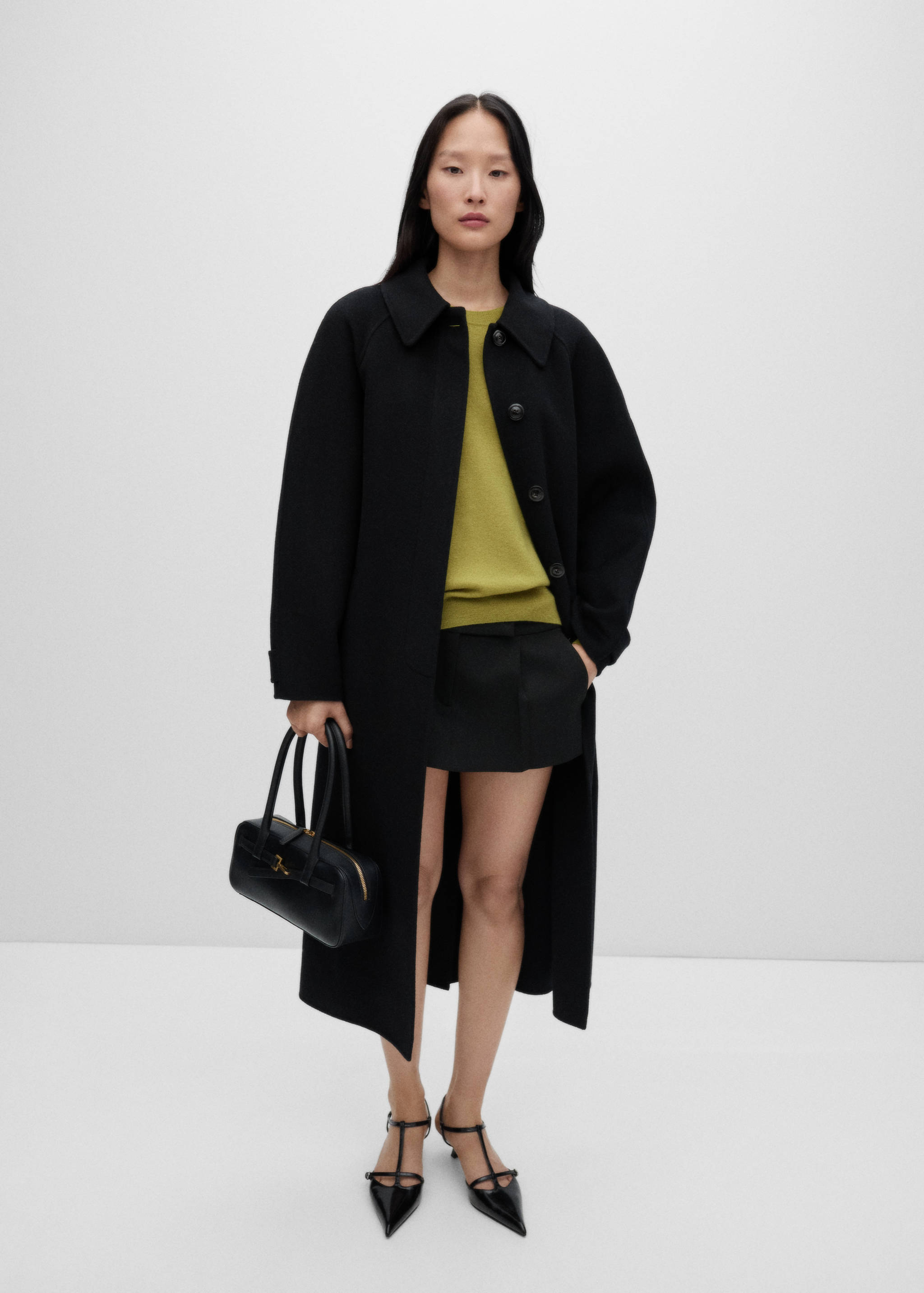 Rounded neck wool sweater - General plane